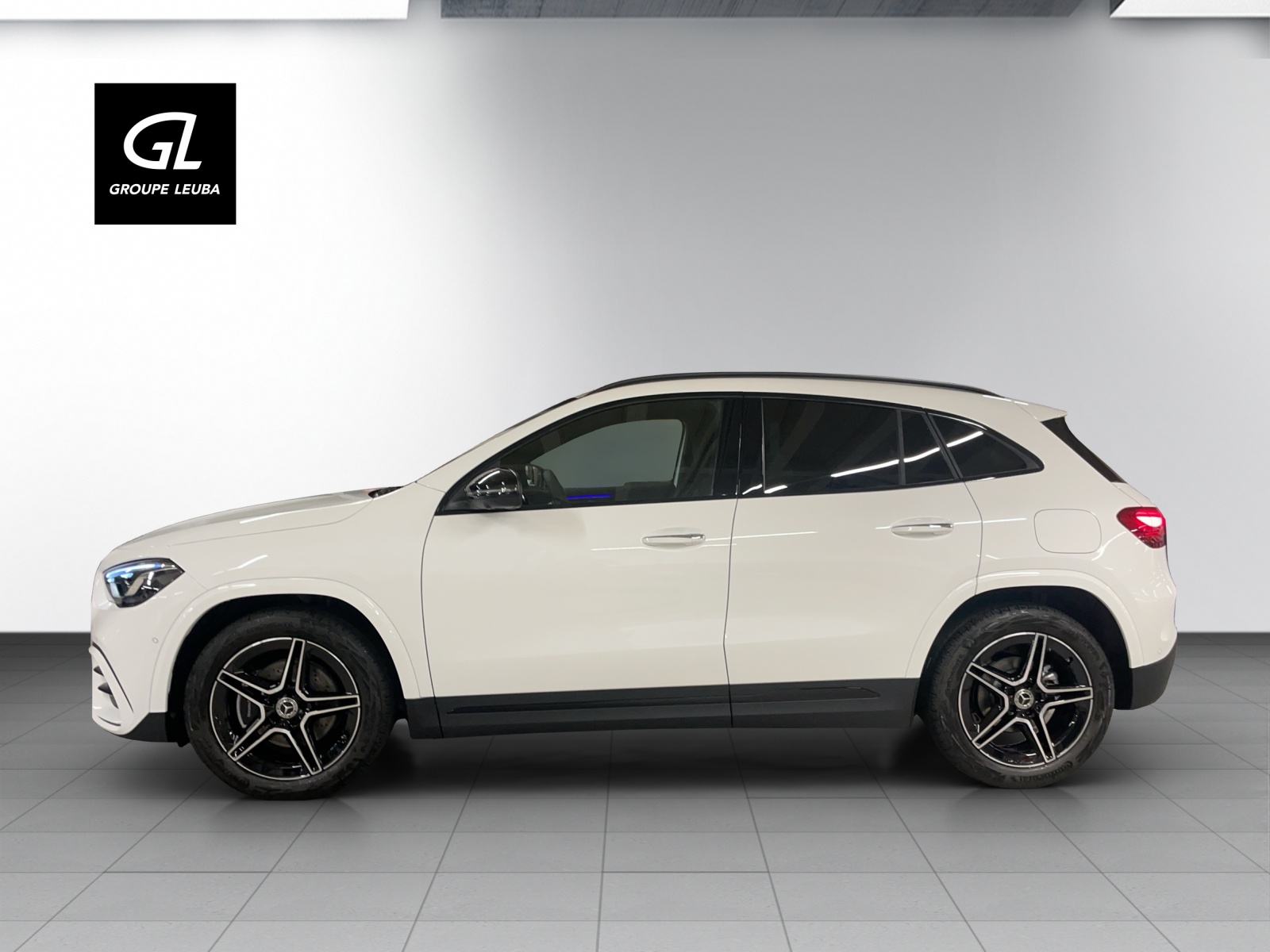 MERCEDES-BENZ GLA 200 Night Star 7G-DCT-image-2