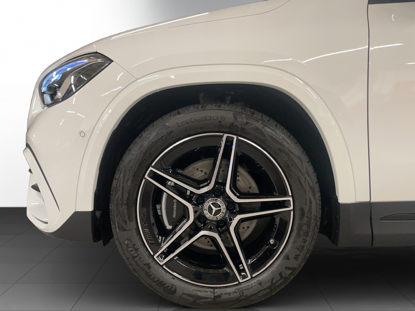 MERCEDES-BENZ GLA 200 Night Star 7G-DCT-image-6