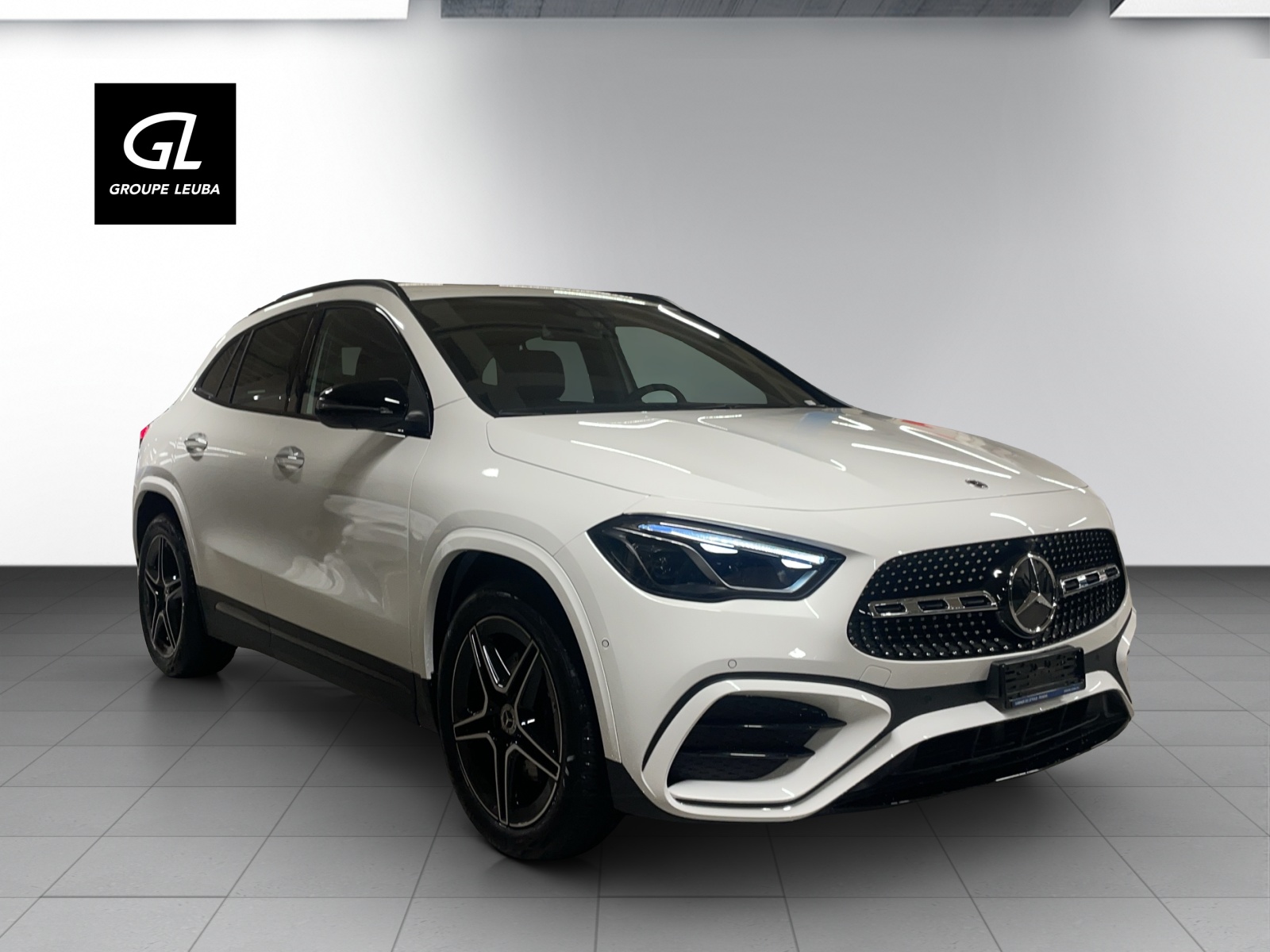 MERCEDES-BENZ GLA 200 Night Star 7G-DCT-image-0
