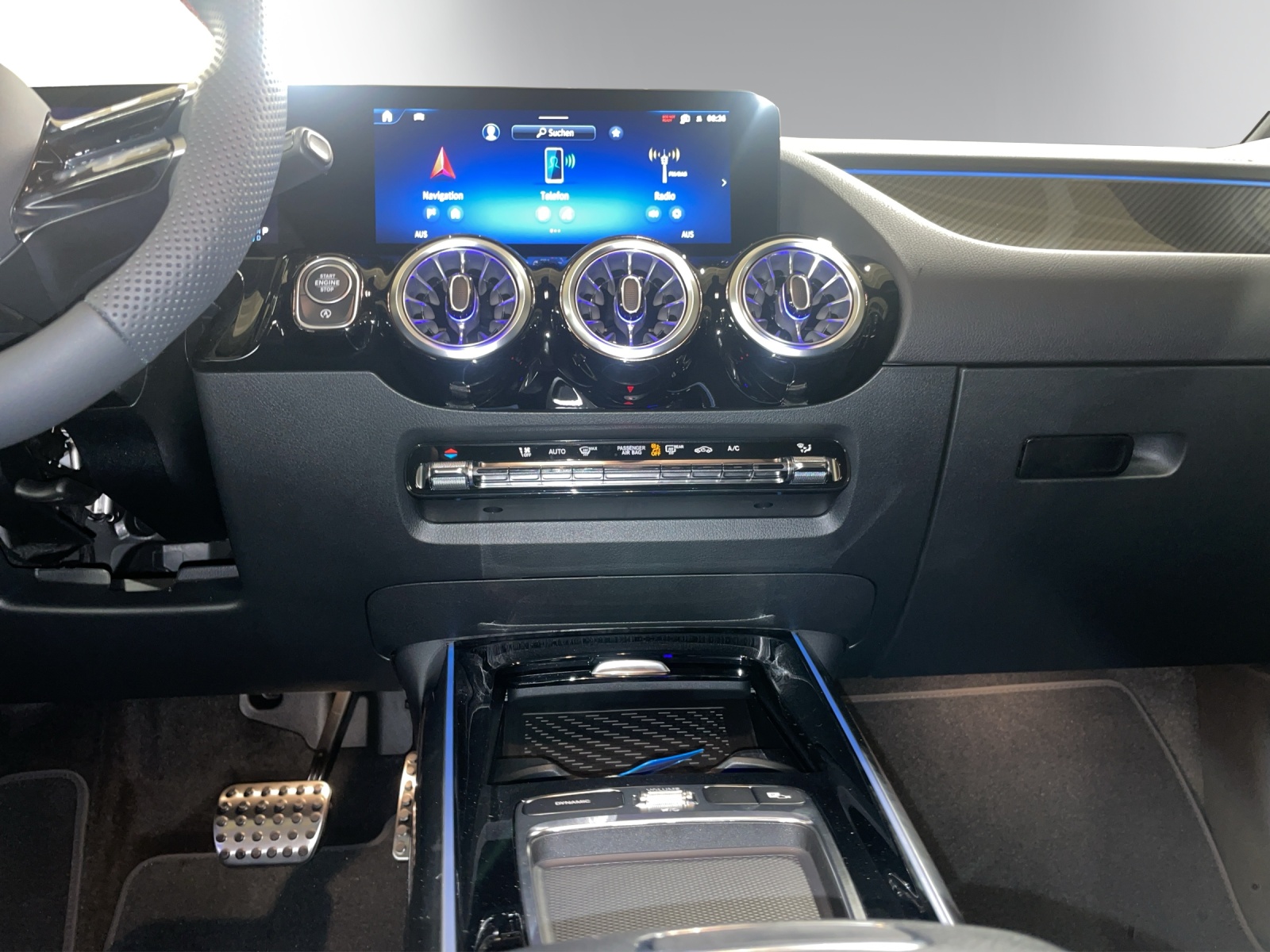 MERCEDES-BENZ GLA 200 Night Star 7G-DCT-image-12