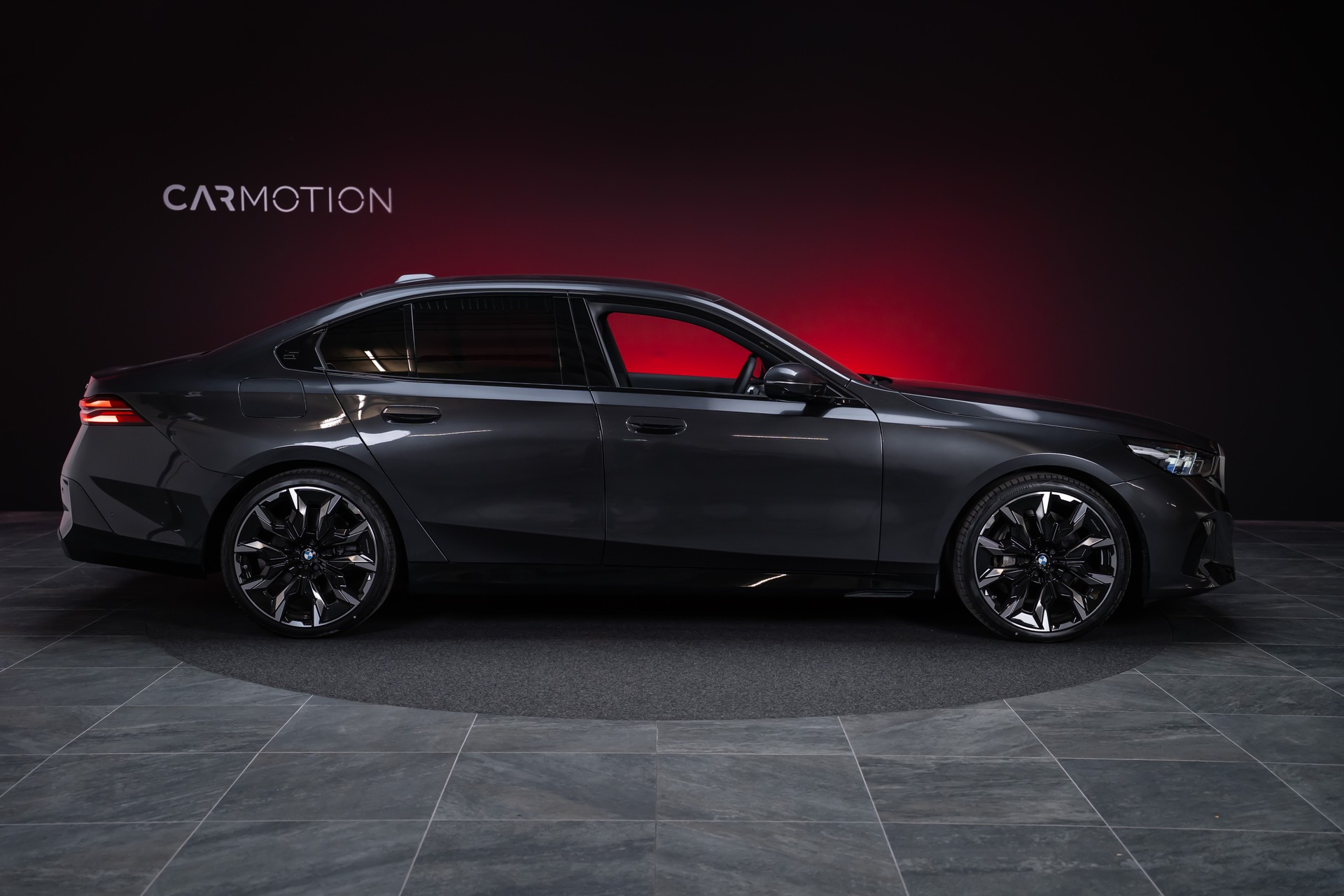 BMW 540d xDrive M Sport / 360°Kamera / Bowers&Wilkins / HeadUp-image-3