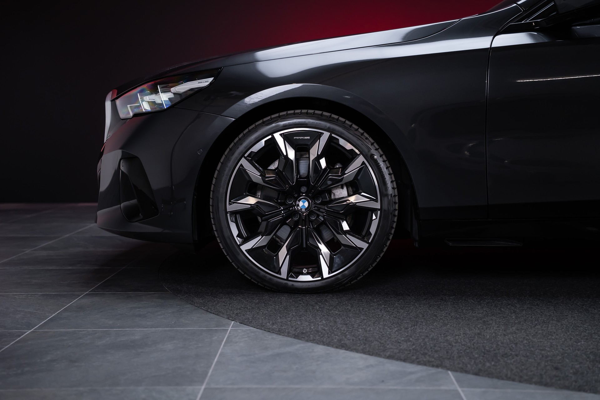 BMW 540d xDrive M Sport / 360°Kamera / Bowers&Wilkins / HeadUp-image-43