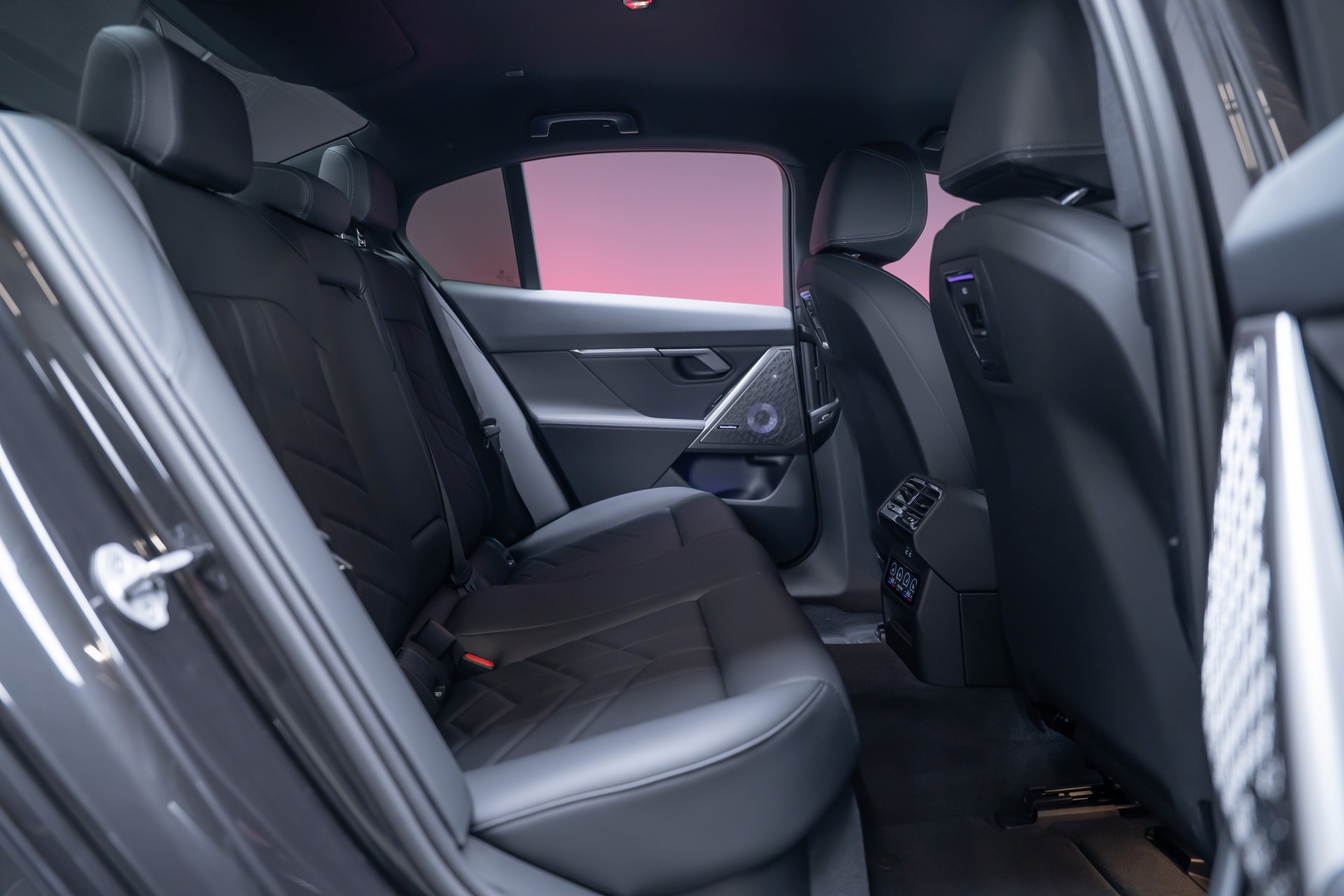 BMW 540d xDrive M Sport / 360°Kamera / Bowers&Wilkins / HeadUp-image-21