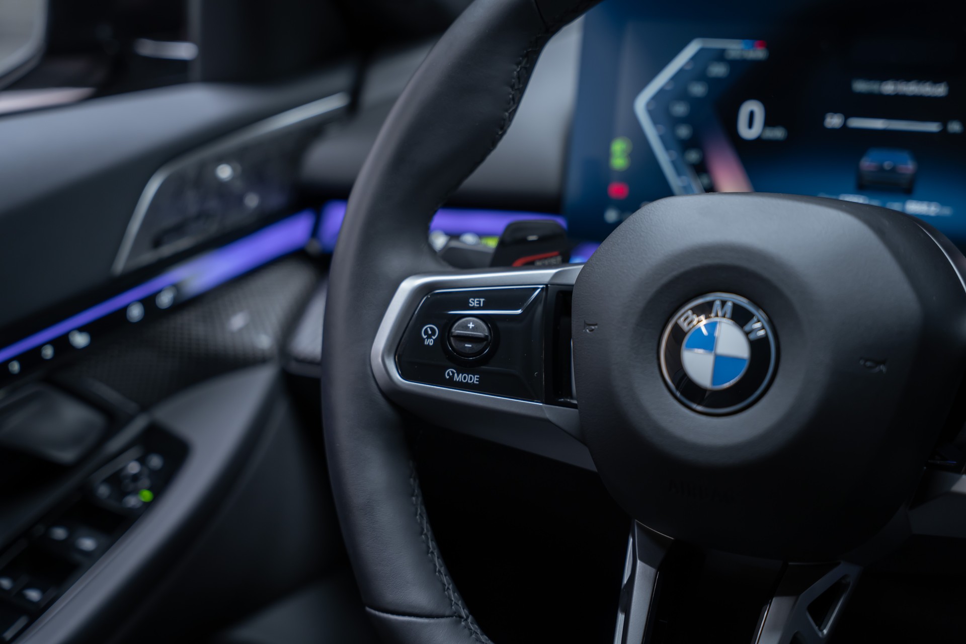 BMW 540d xDrive M Sport / 360°Kamera / Bowers&Wilkins / HeadUp-image-29