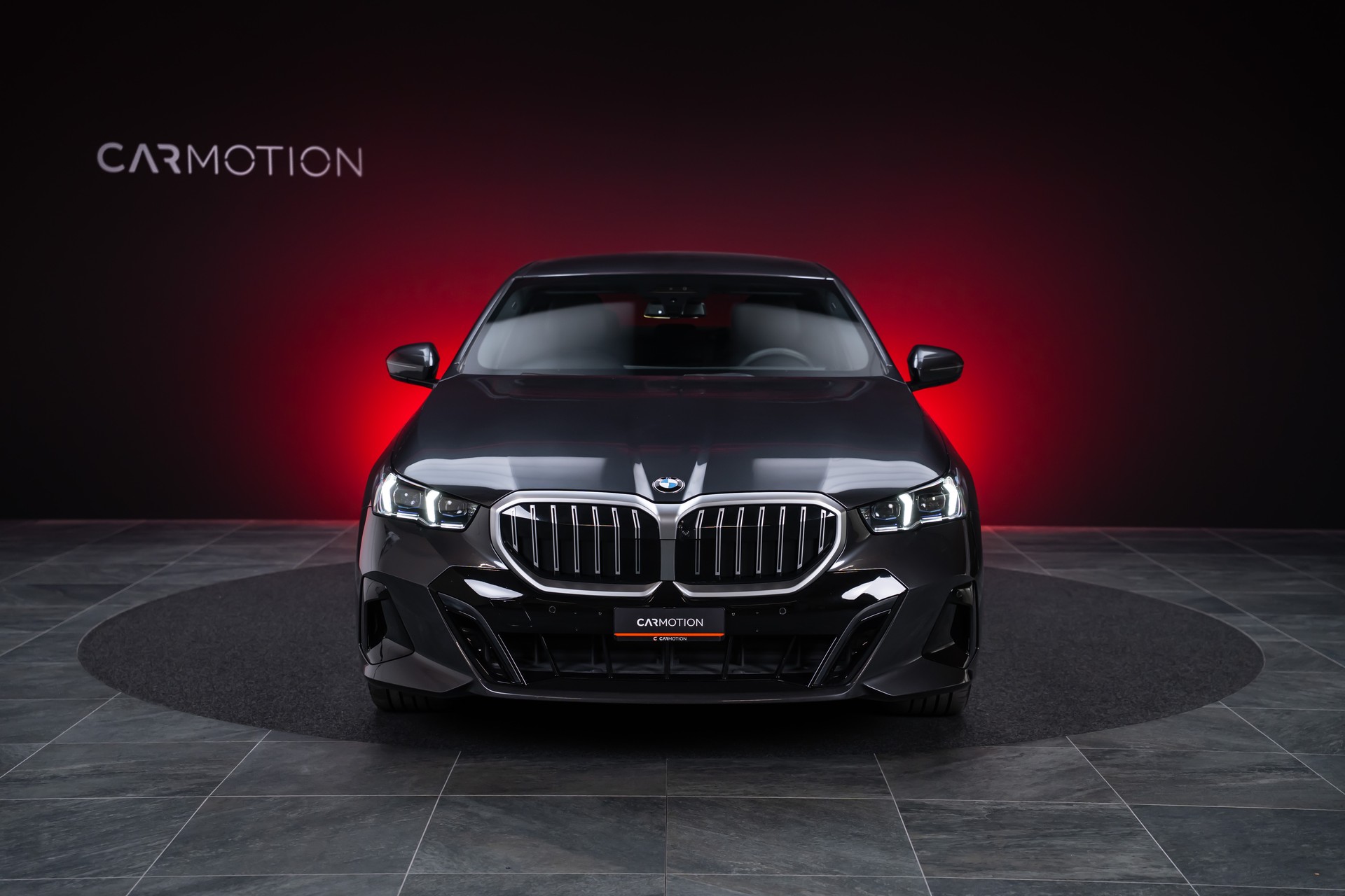BMW 540d xDrive M Sport / 360°Kamera / Bowers&Wilkins / HeadUp-image-1