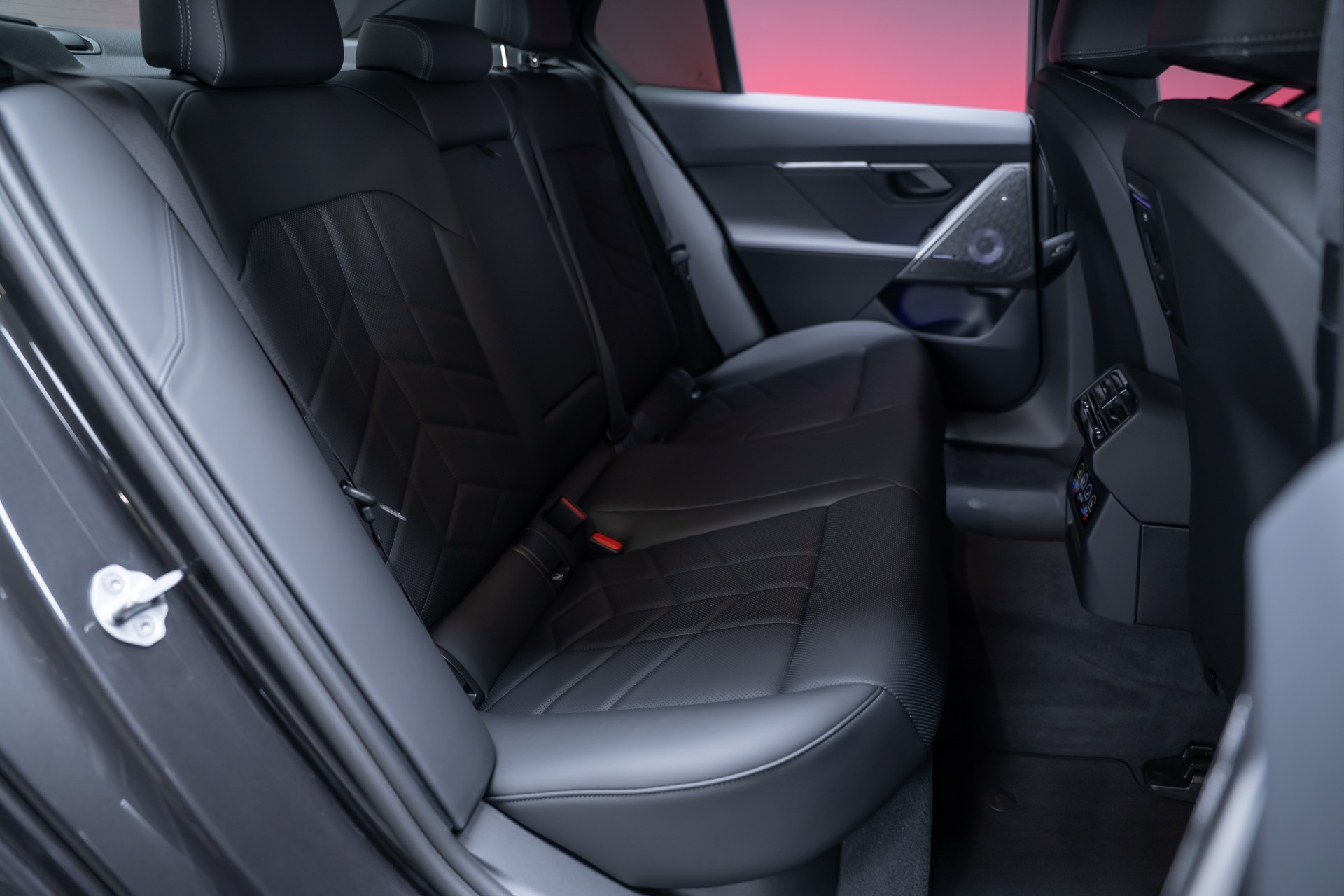 BMW 540d xDrive M Sport / 360°Kamera / Bowers&Wilkins / HeadUp-image-22