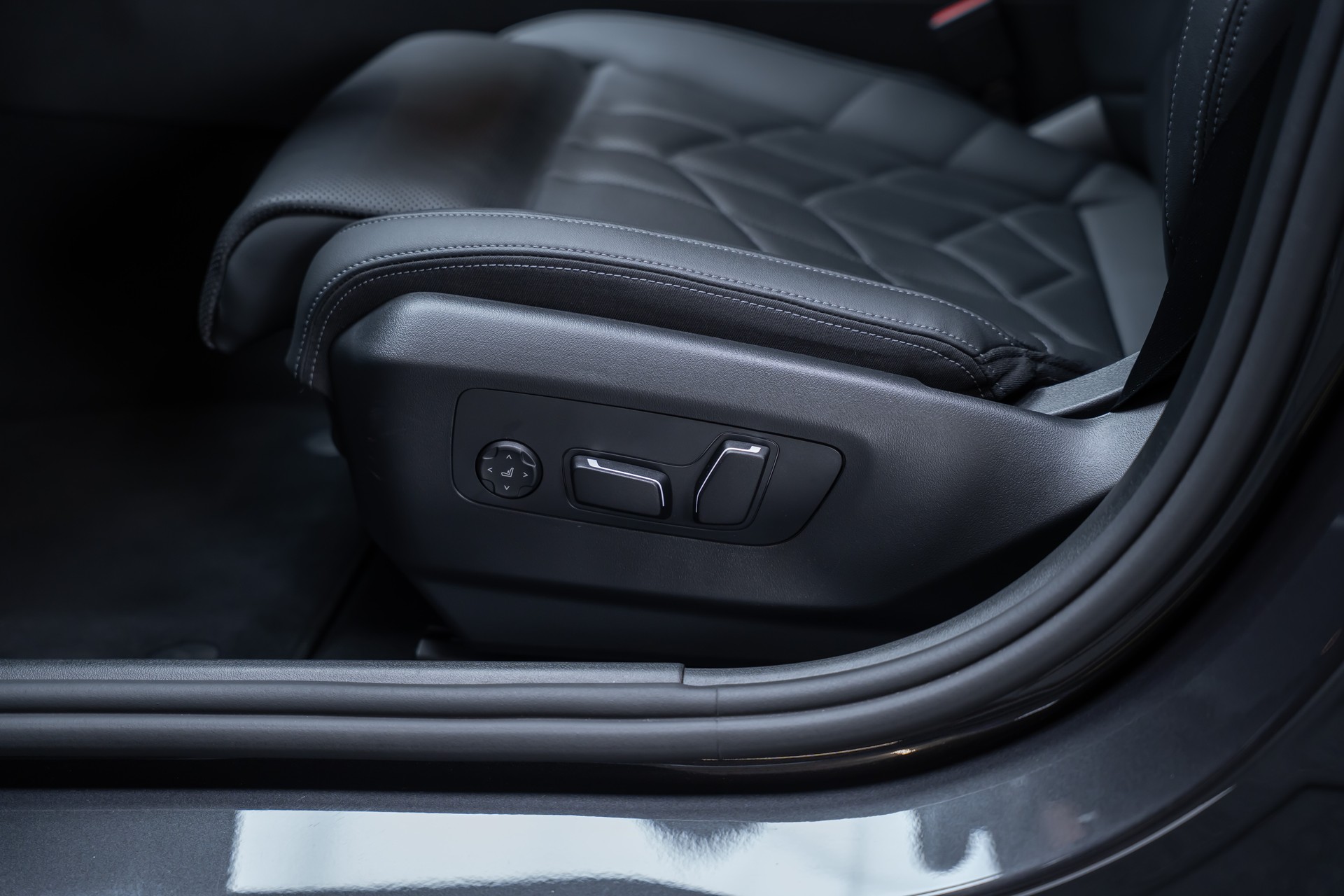 BMW 540d xDrive M Sport / 360°Kamera / Bowers&Wilkins / HeadUp-image-15