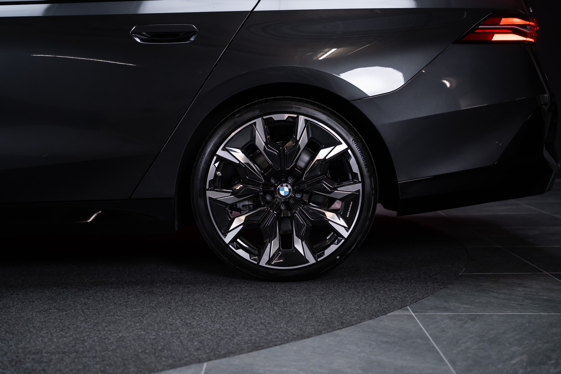 BMW 540d xDrive M Sport / 360°Kamera / Bowers&Wilkins / HeadUp-image-44