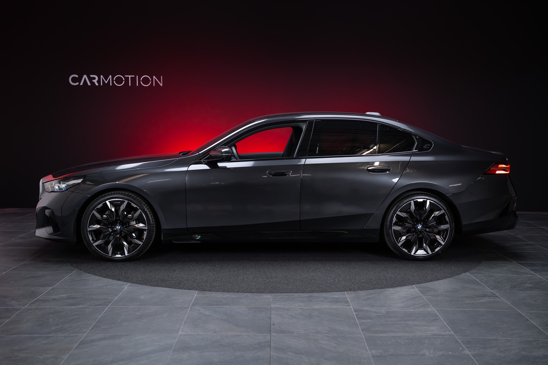 BMW 540d xDrive M Sport / 360°Kamera / Bowers&Wilkins / HeadUp-image-9