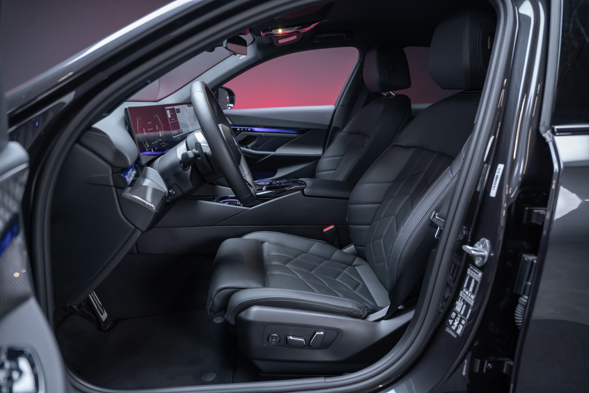 BMW 540d xDrive M Sport / 360°Kamera / Bowers&Wilkins / HeadUp-image-10