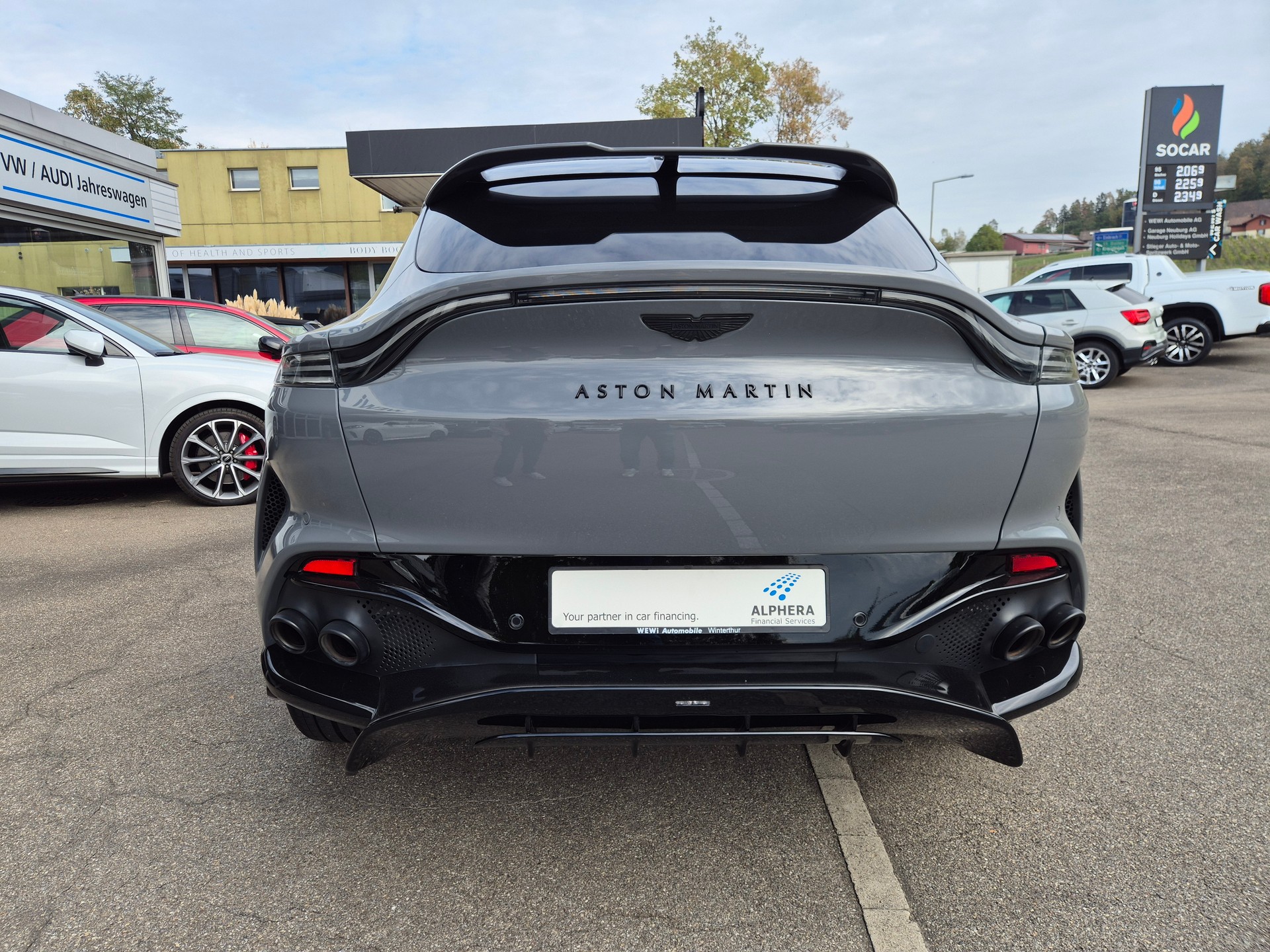 ASTON MARTIN DBX 4.0 V8-image-5
