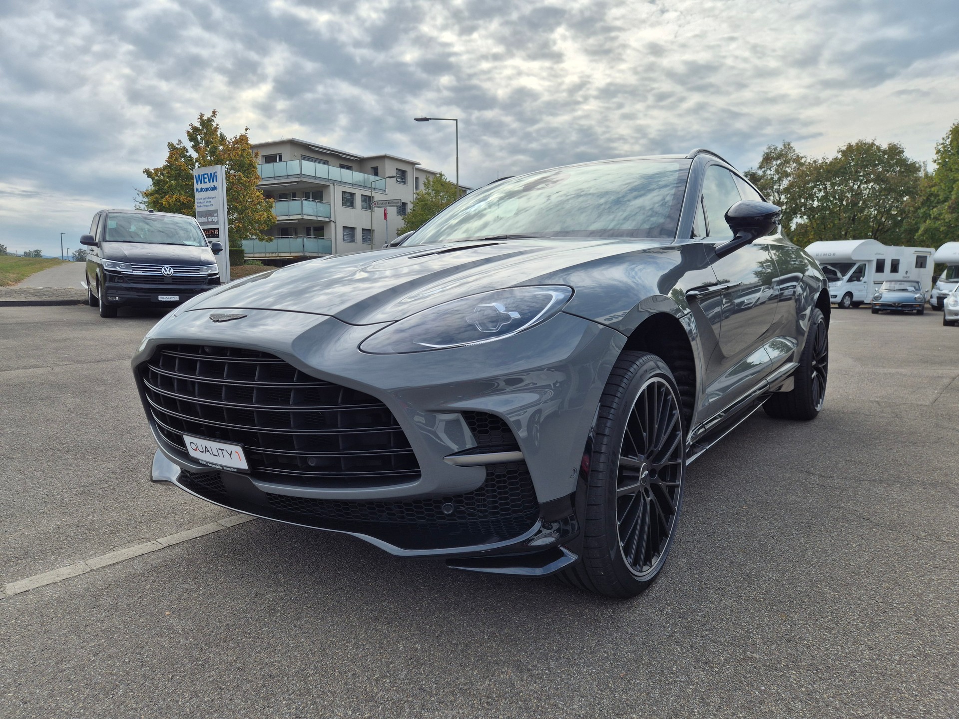ASTON MARTIN DBX 4.0 V8-image-8