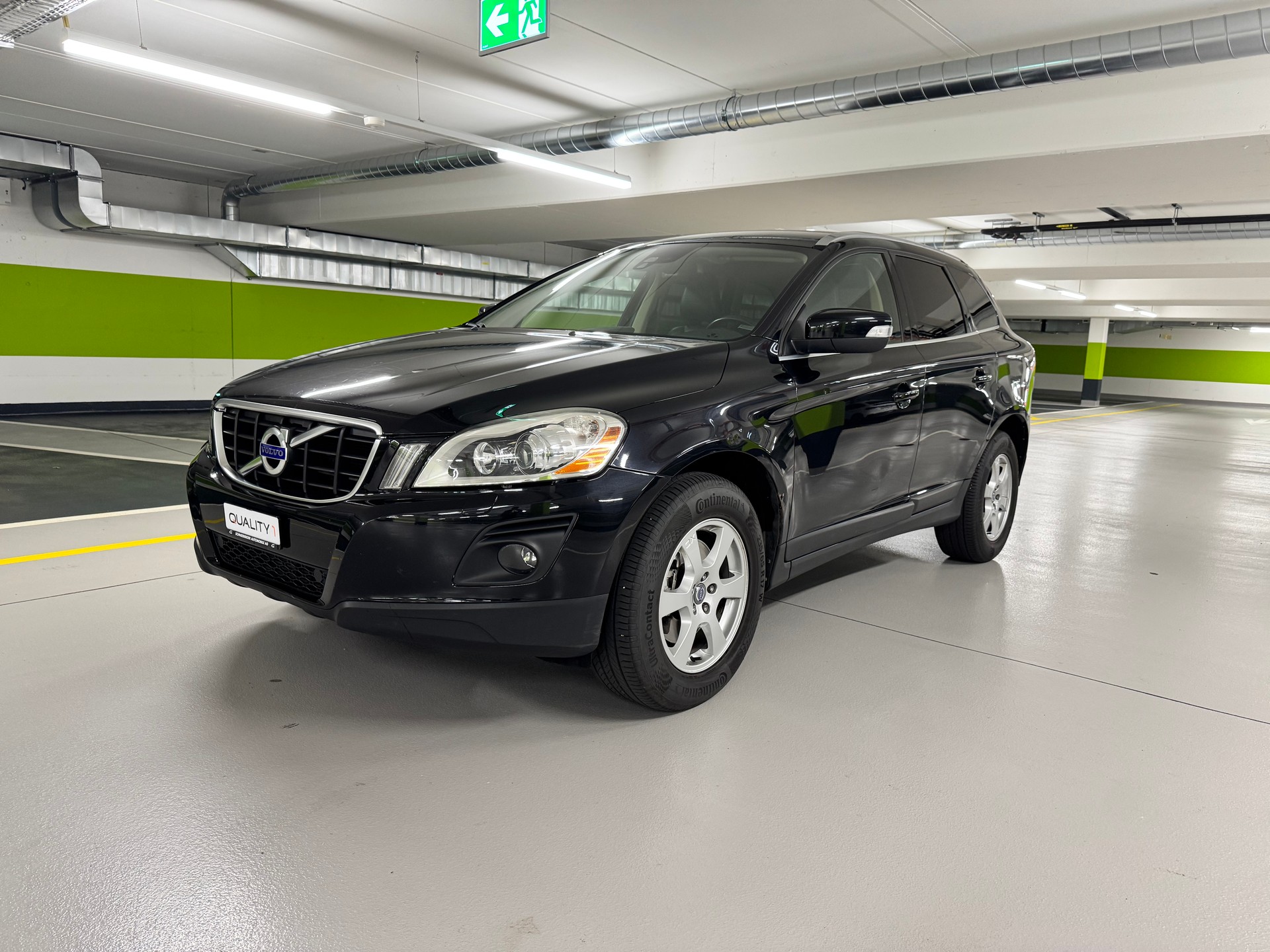 VOLVO XC60 2.4D AWD Summum-image-0