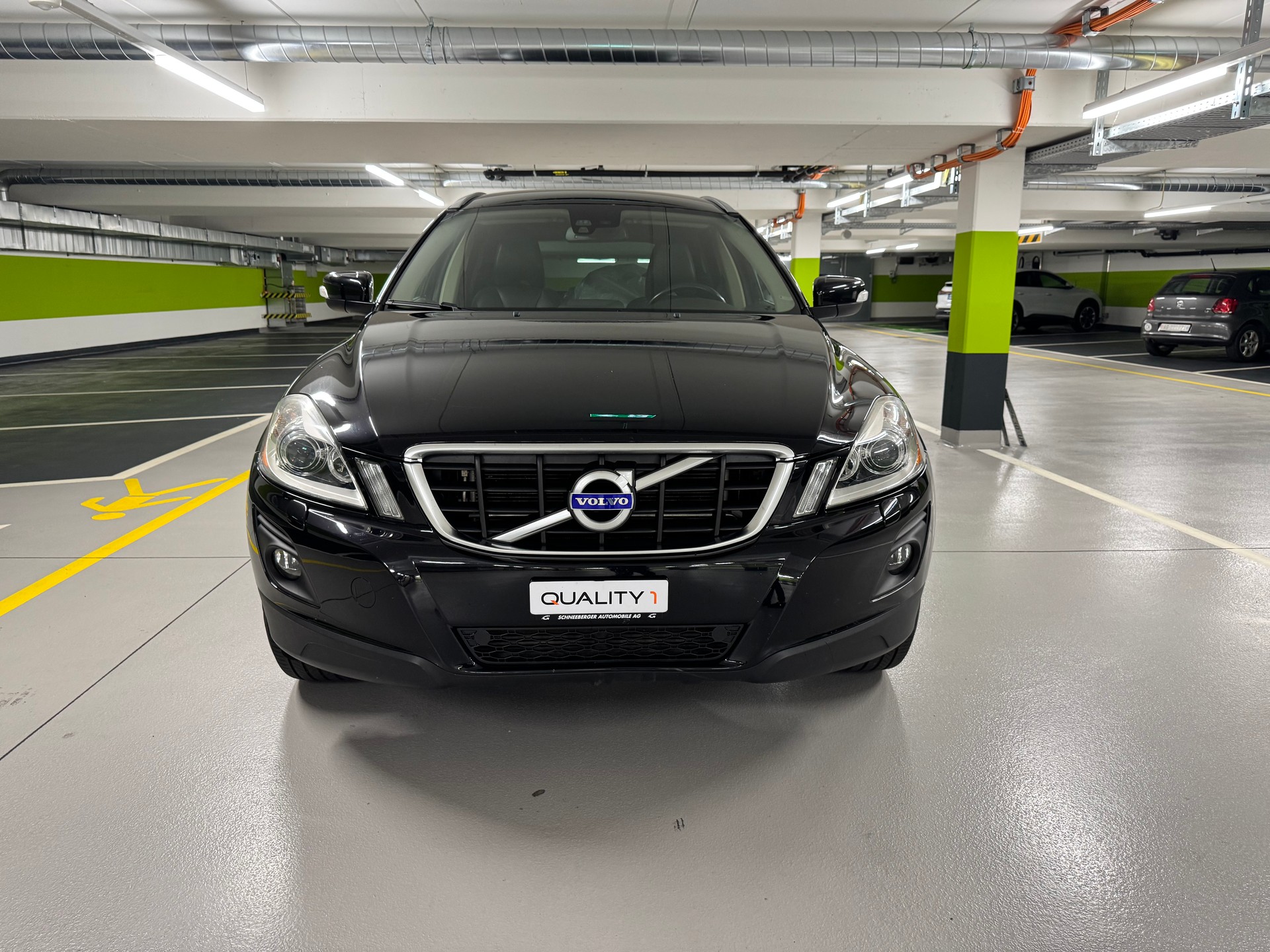 VOLVO XC60 2.4D AWD Summum-image-1