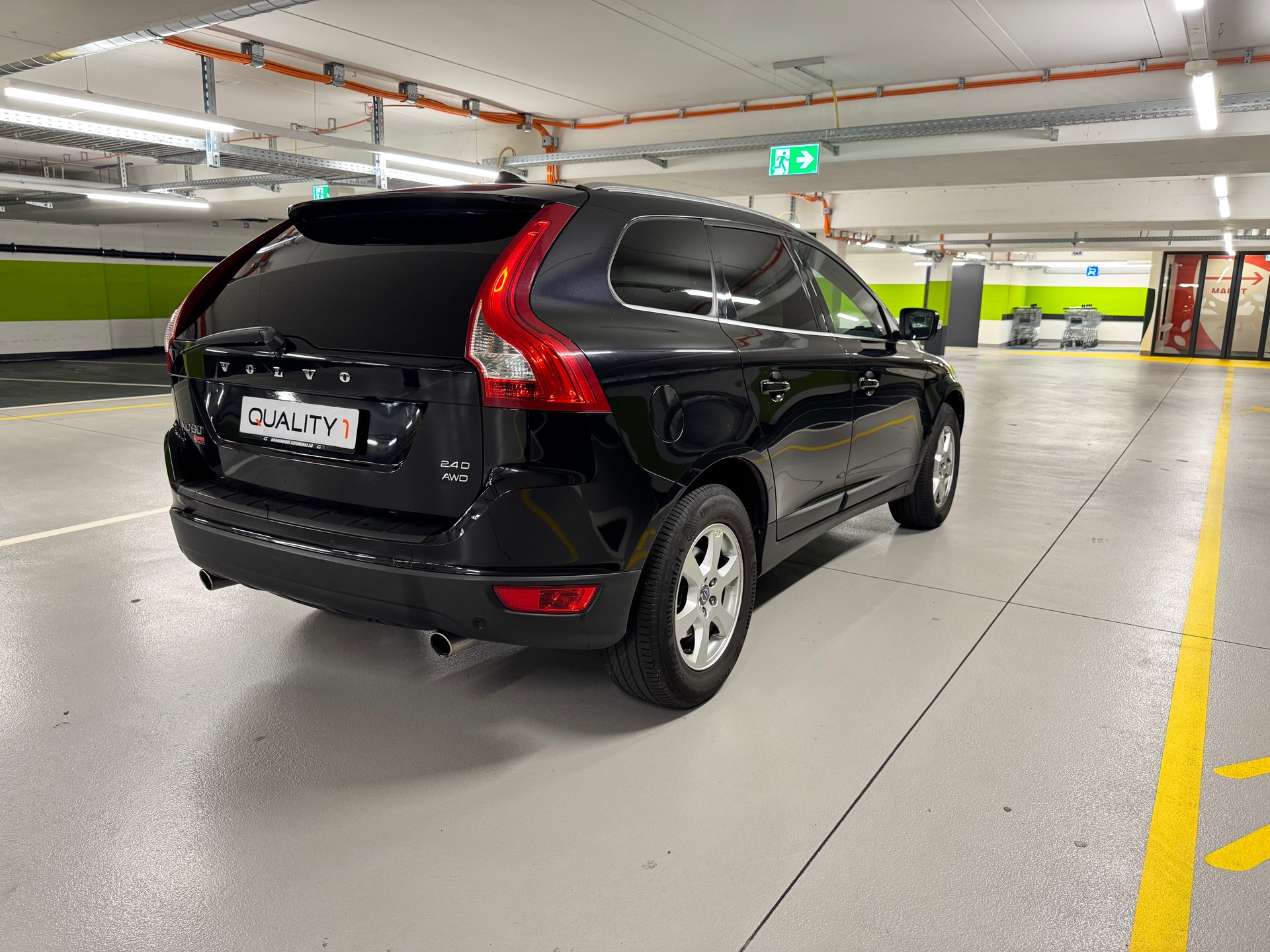 VOLVO XC60 2.4D AWD Summum-image-4