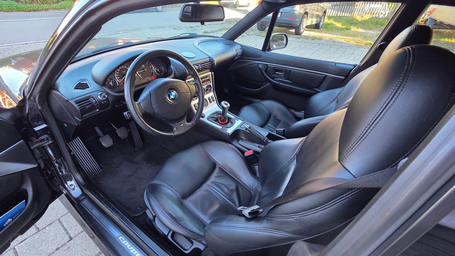 BMW 3.0i Coupé-image-5
