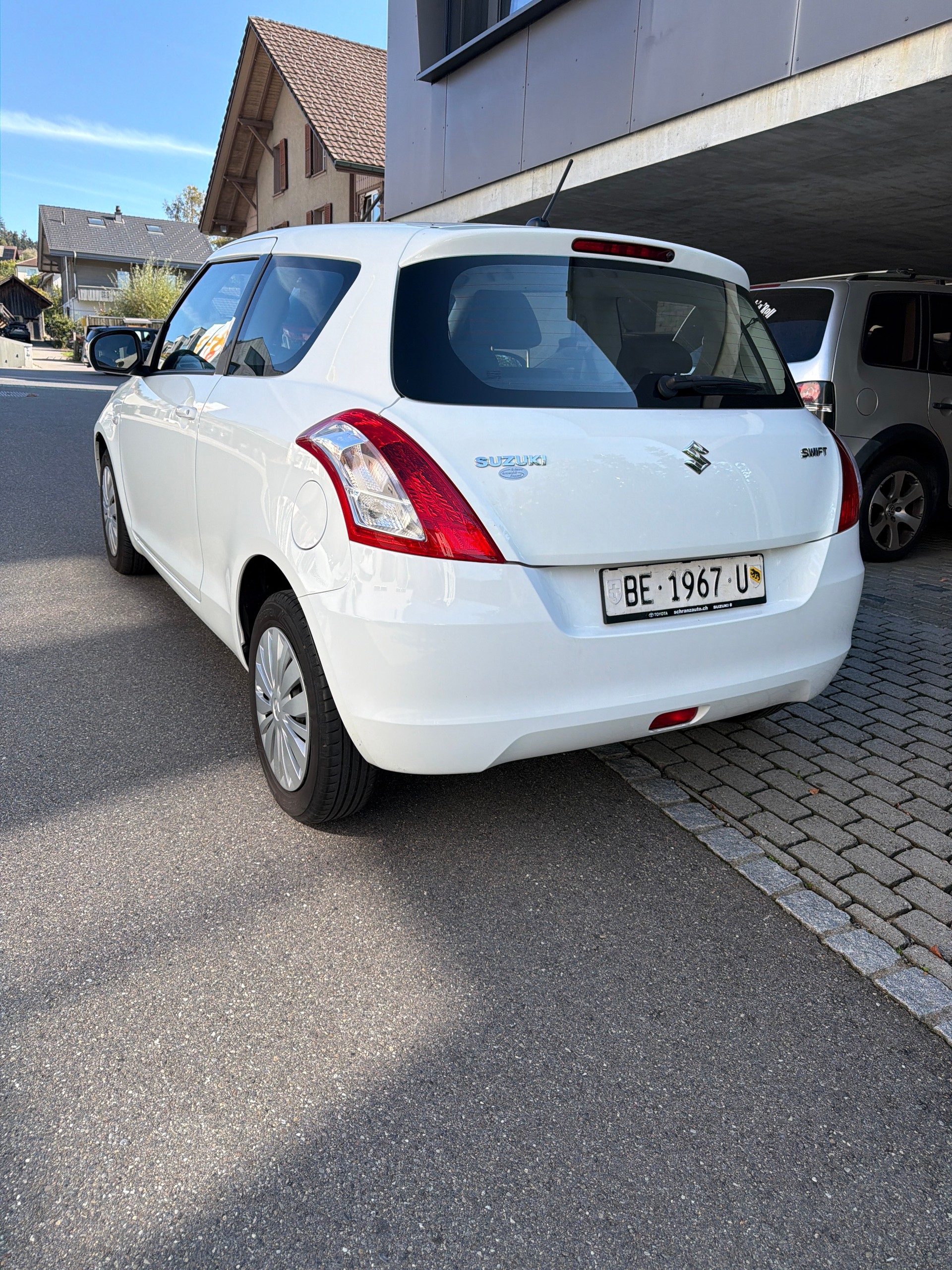 SUZUKI SWIFT-image-3