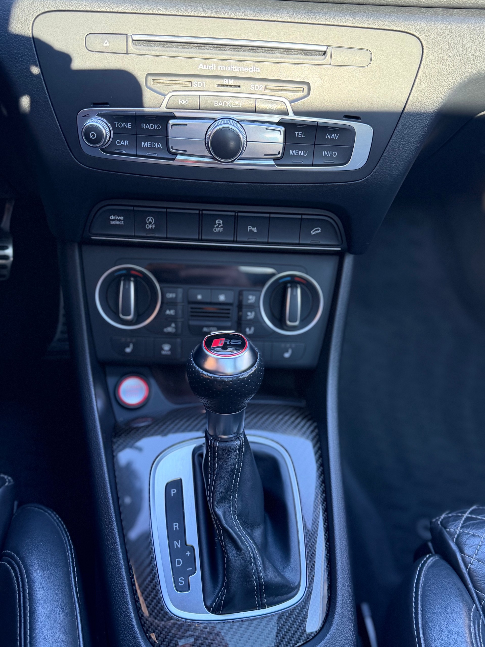 AUDI RS Q3 2.5 TFSI quattro S-tronic-image-7