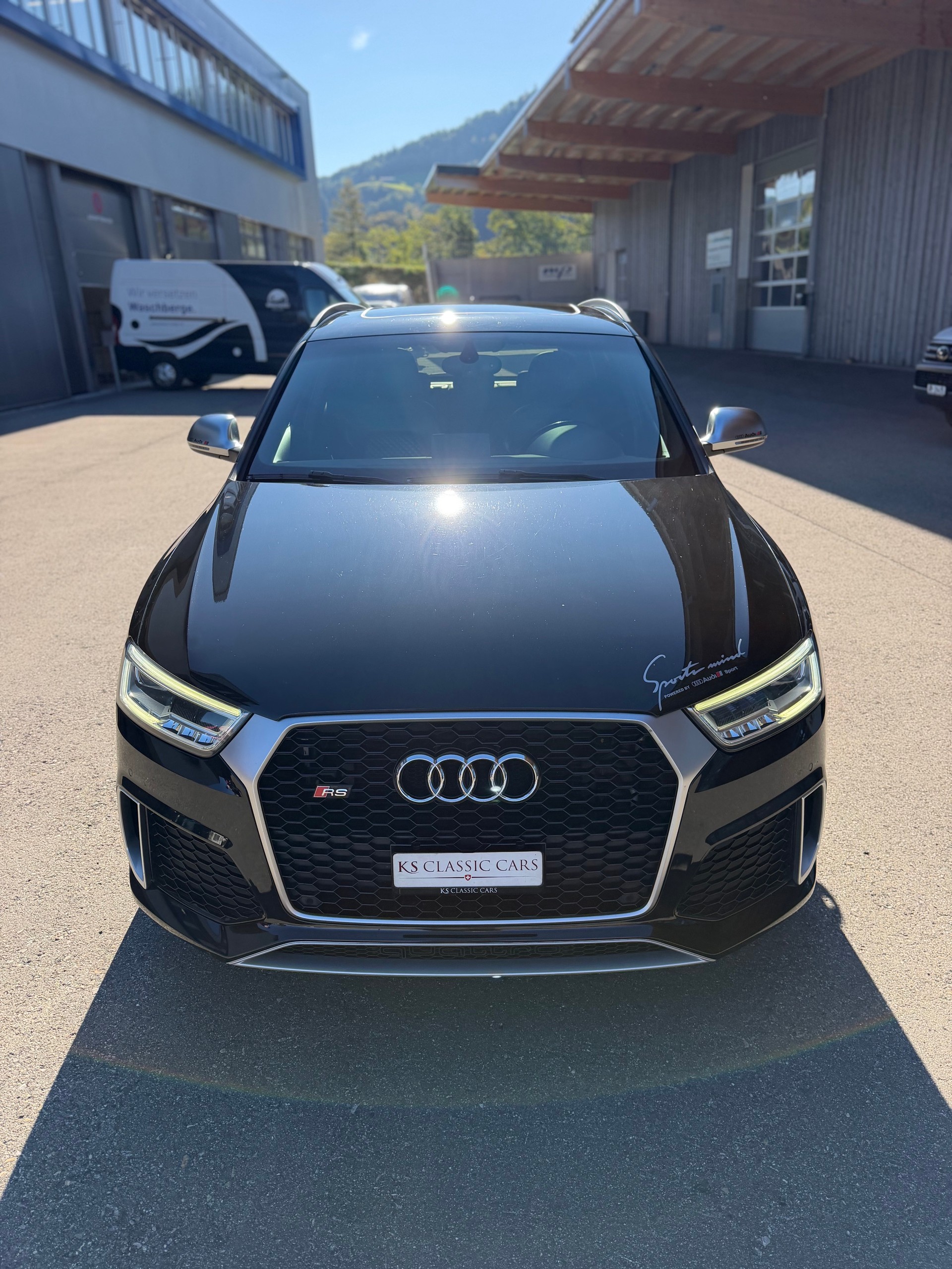 AUDI RS Q3 2.5 TFSI quattro S-tronic-image-2