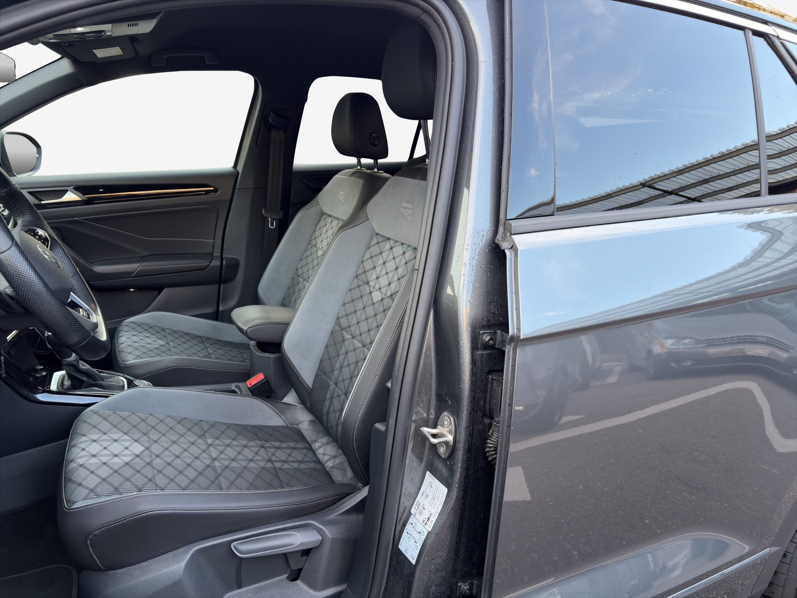 VW T-Roc 2.0 TSI R-Line DSG 4Motion-image-7