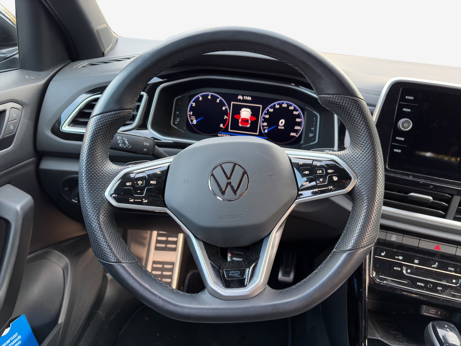 VW T-Roc 2.0 TSI R-Line DSG 4Motion-image-9