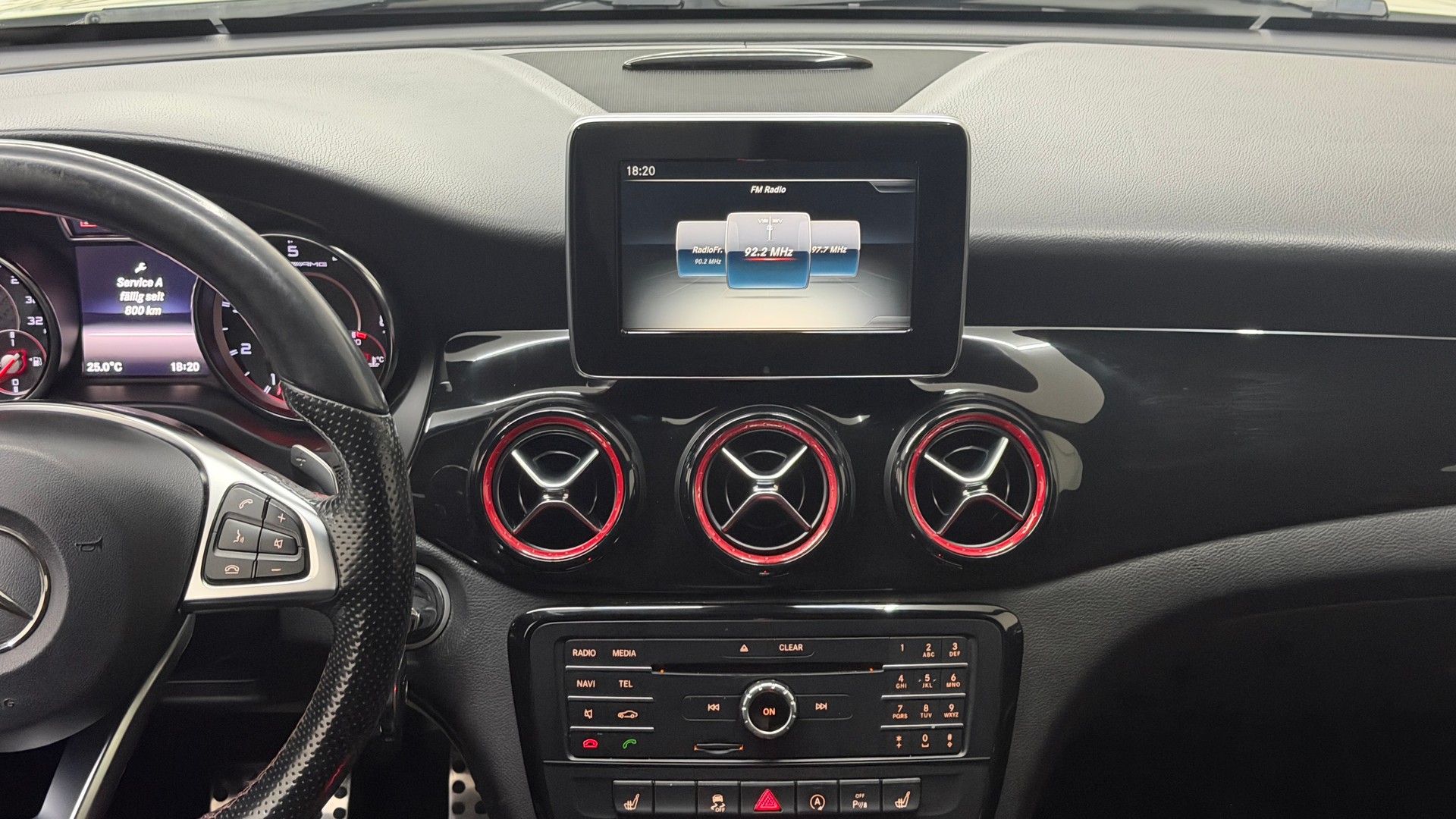 MERCEDES-BENZ CLA 45 AMG 4Matic Speedshift-image-9
