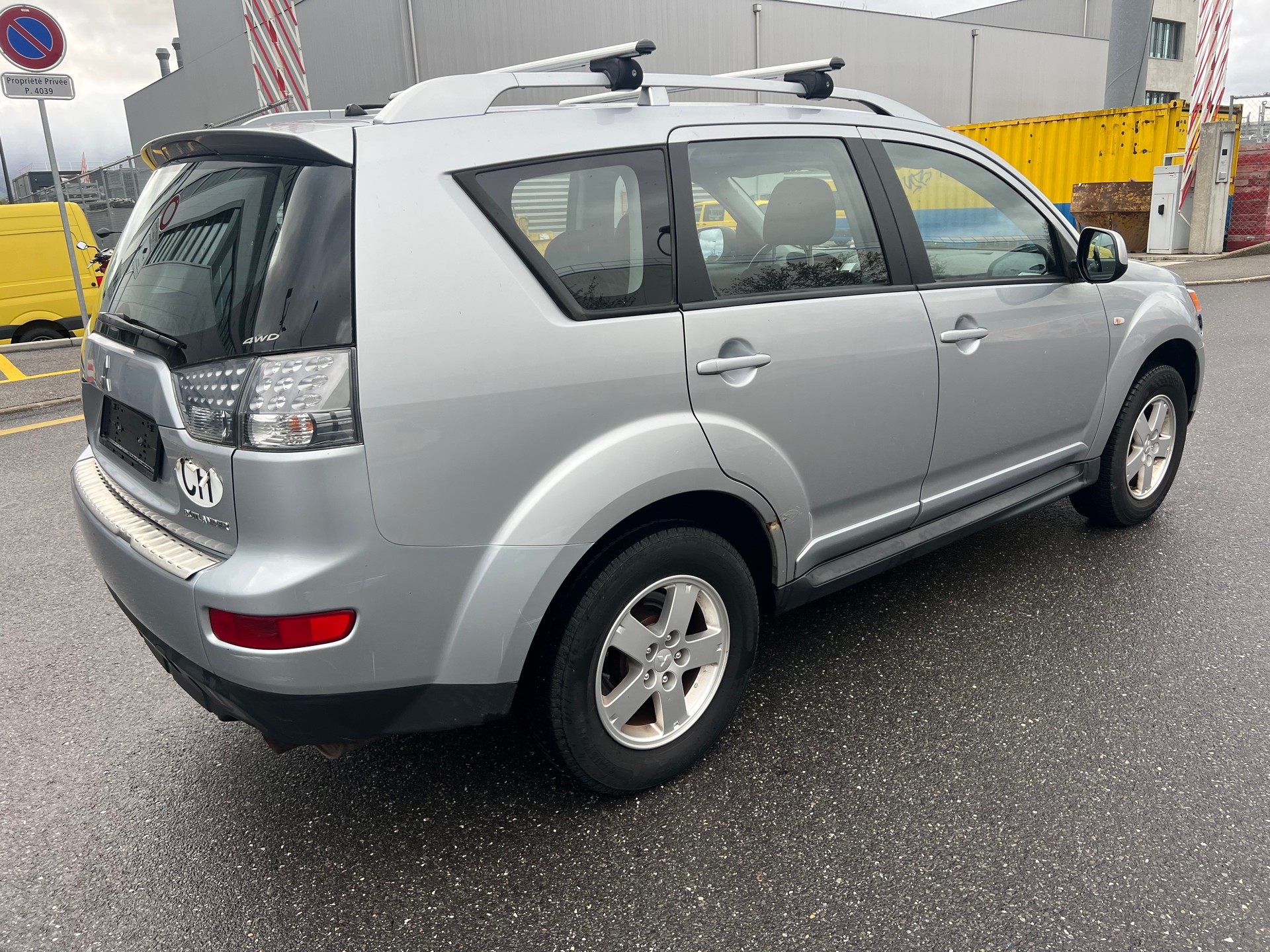MITSUBISHI Outlander 2.4 Instyle 4WD CVT-image-5
