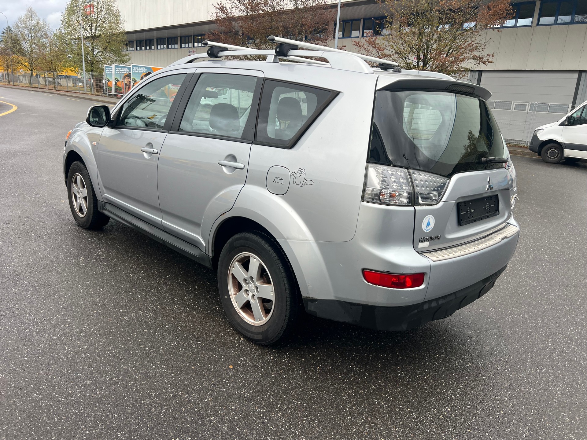 MITSUBISHI Outlander 2.4 Instyle 4WD CVT-image-3
