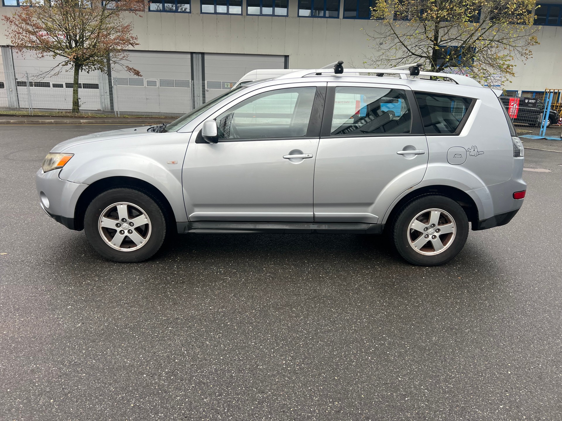 MITSUBISHI Outlander 2.4 Instyle 4WD CVT-image-2