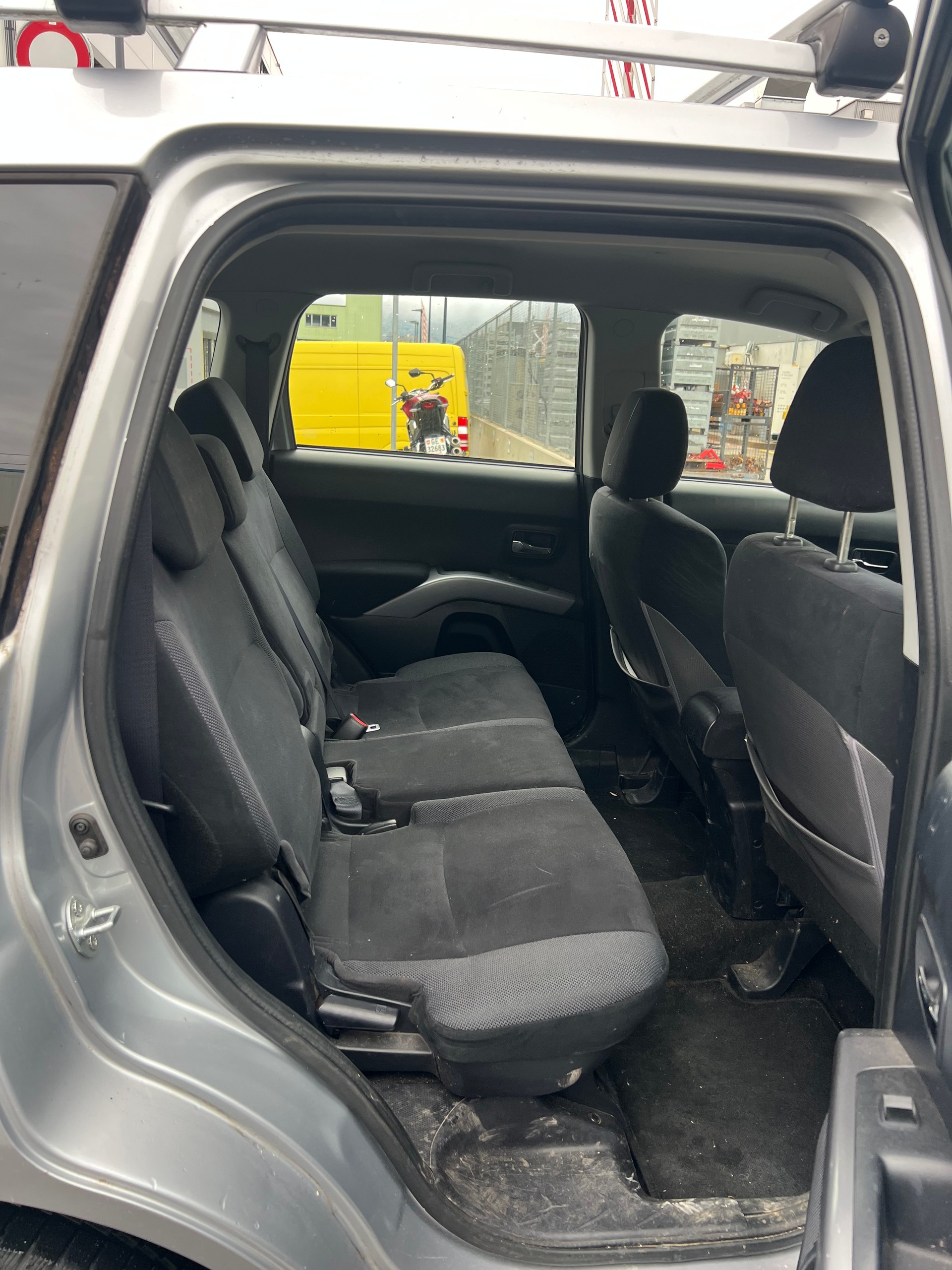 MITSUBISHI Outlander 2.4 Instyle 4WD CVT-image-13