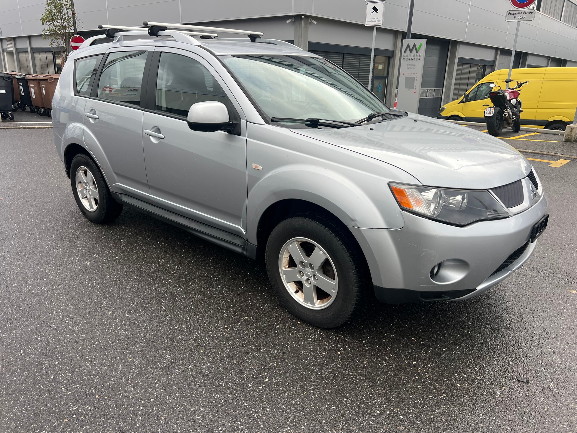 MITSUBISHI Outlander 2.4 Instyle 4WD CVT-image-7