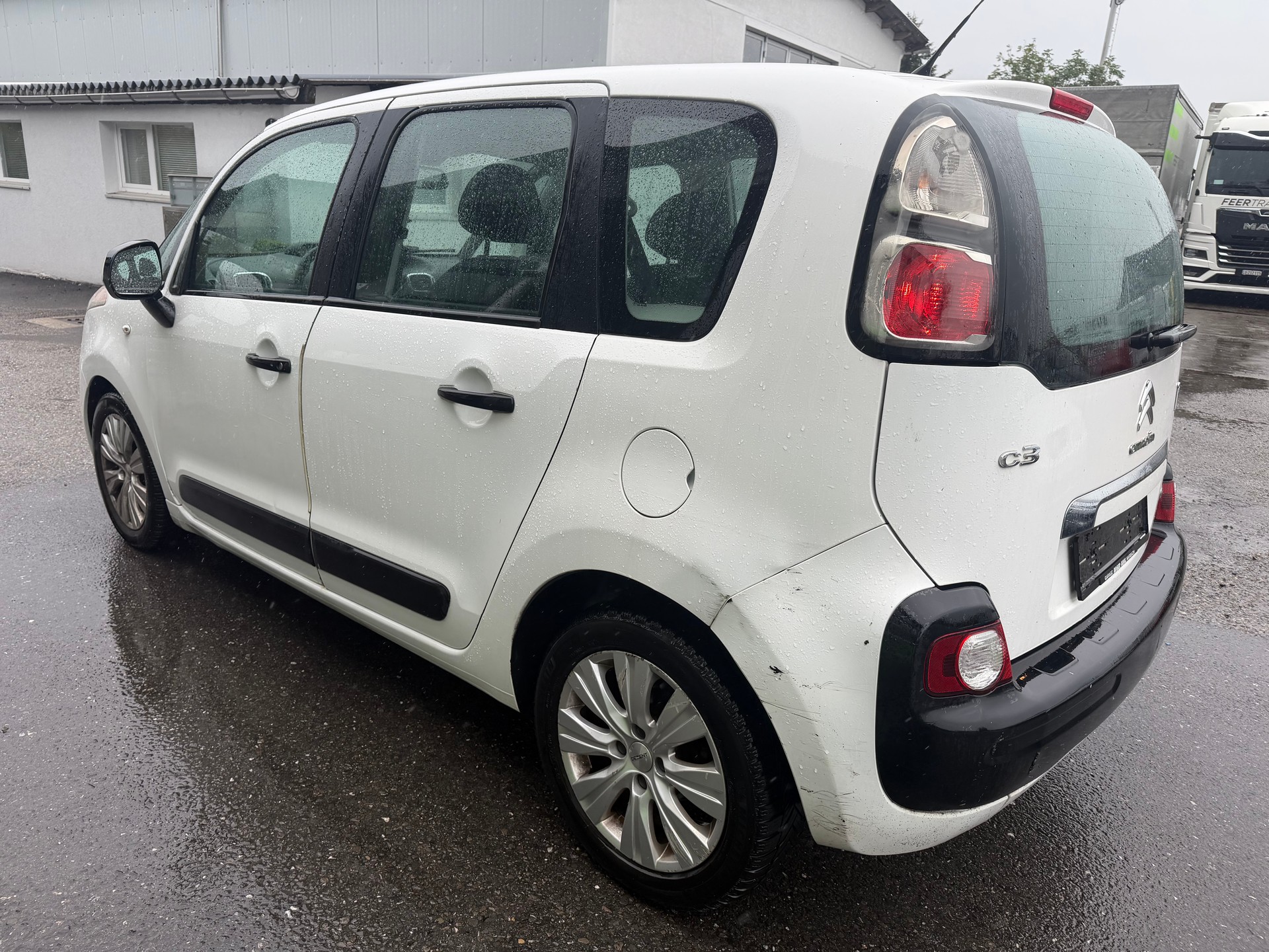 CITROEN C3 Picasso 1.6 HDi Exclusive EGS6-image-3