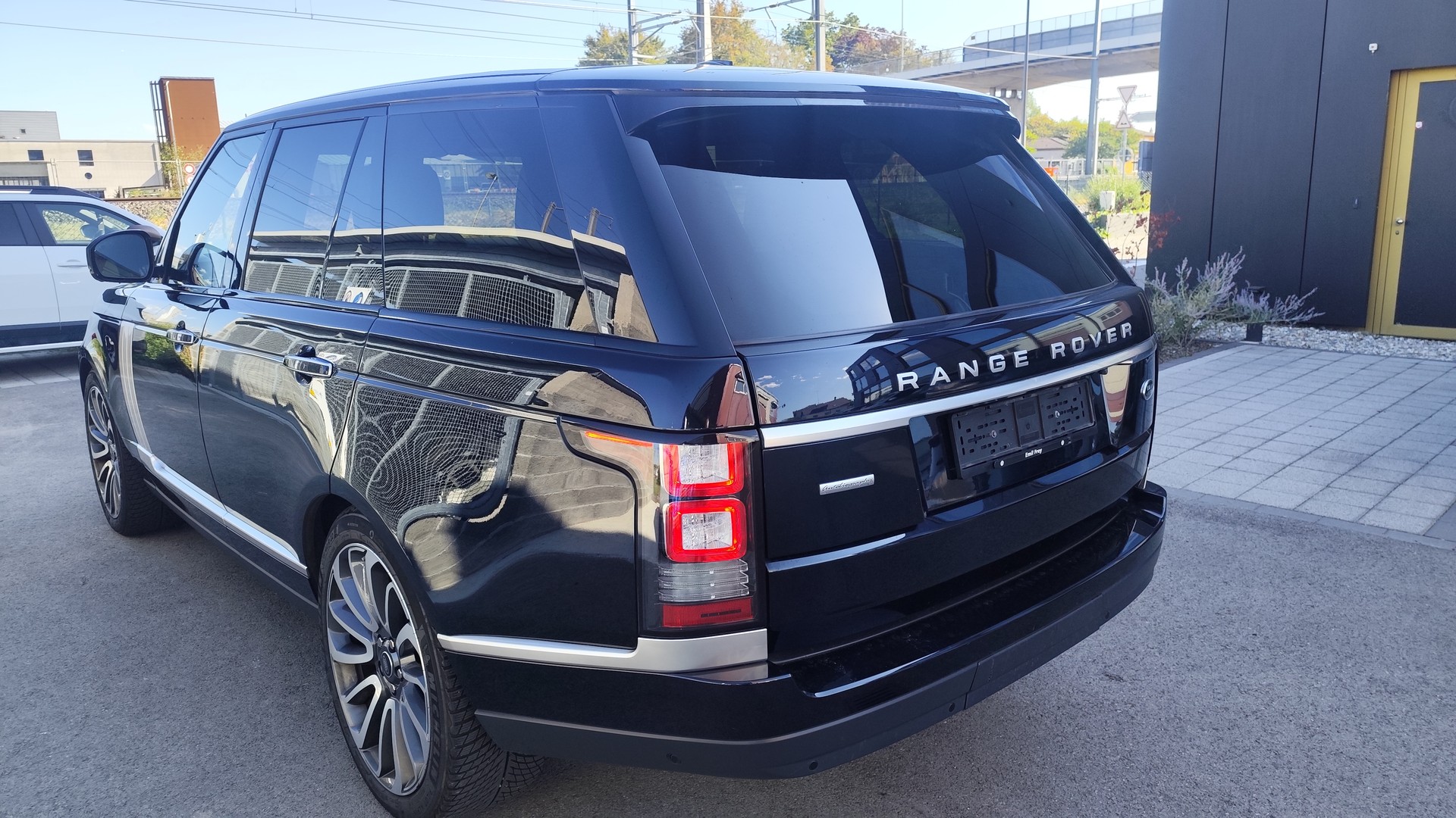LAND ROVER Range Rover LWB 5.0 V8 SC Autobiography Automatic-image-4