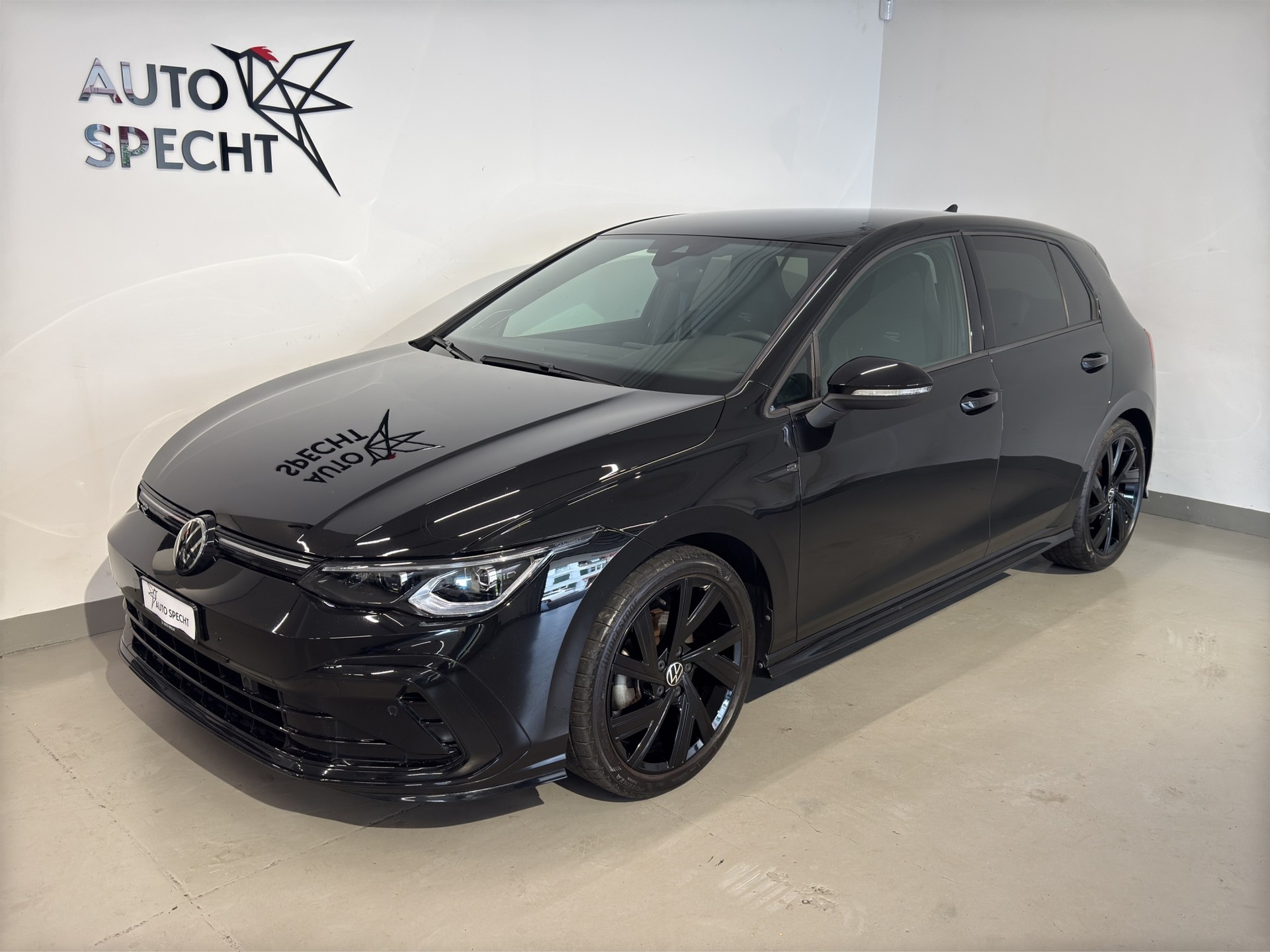 VW Golf 1.5 eTSI mHEV ACT R-Line DSG-showroom-element-2
