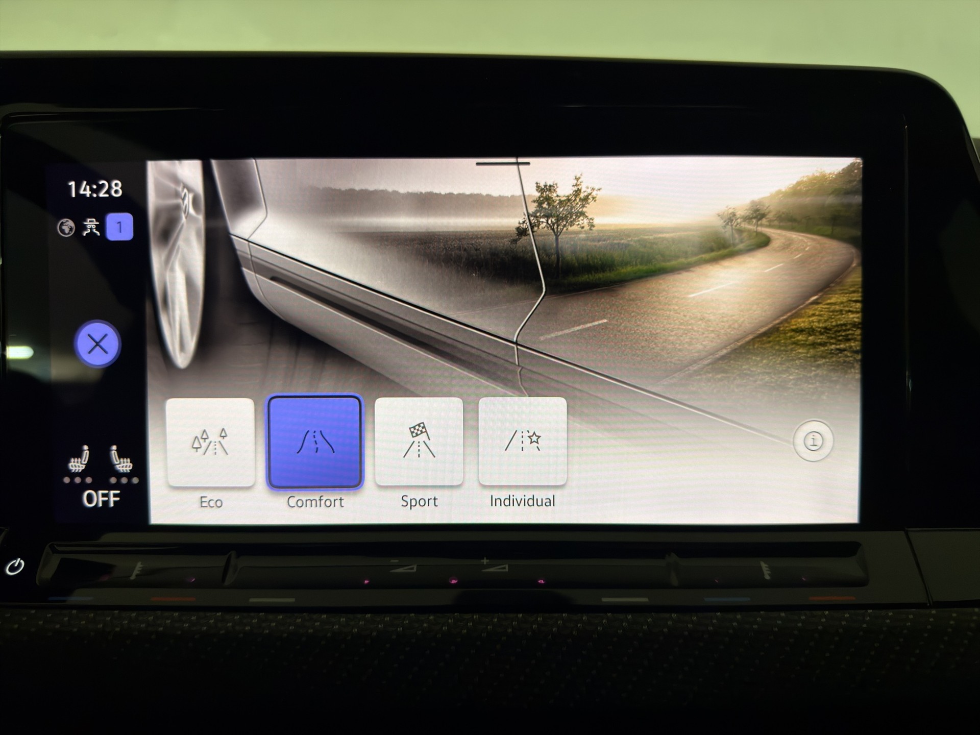 VW Golf 1.5 eTSI mHEV ACT R-Line DSG-image-29