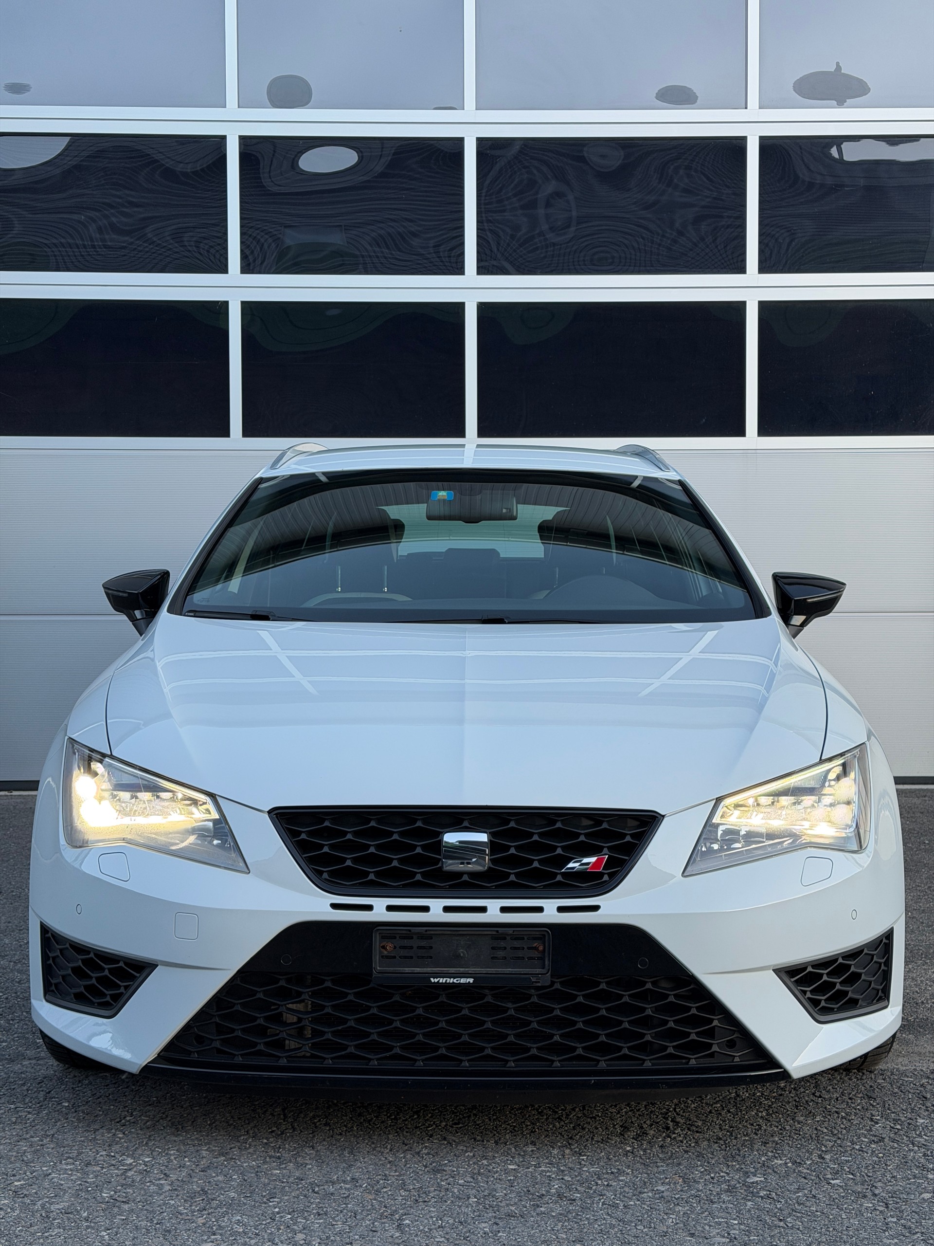 SEAT Leon ST 2.0 TSI Cupra 280 DSG-image-1