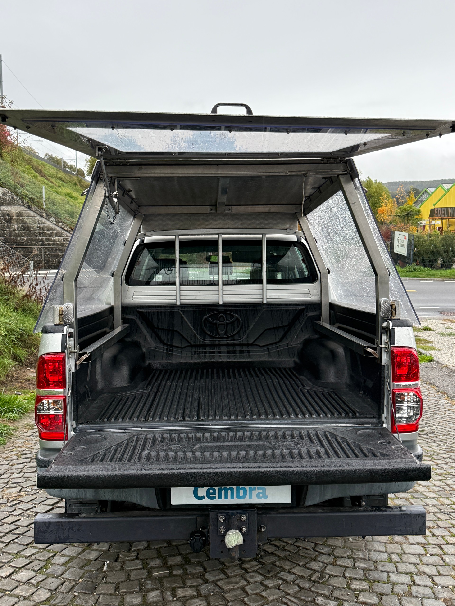 TOYOTA Hilux 2.5D 4WD Double Cab Luna-image-4