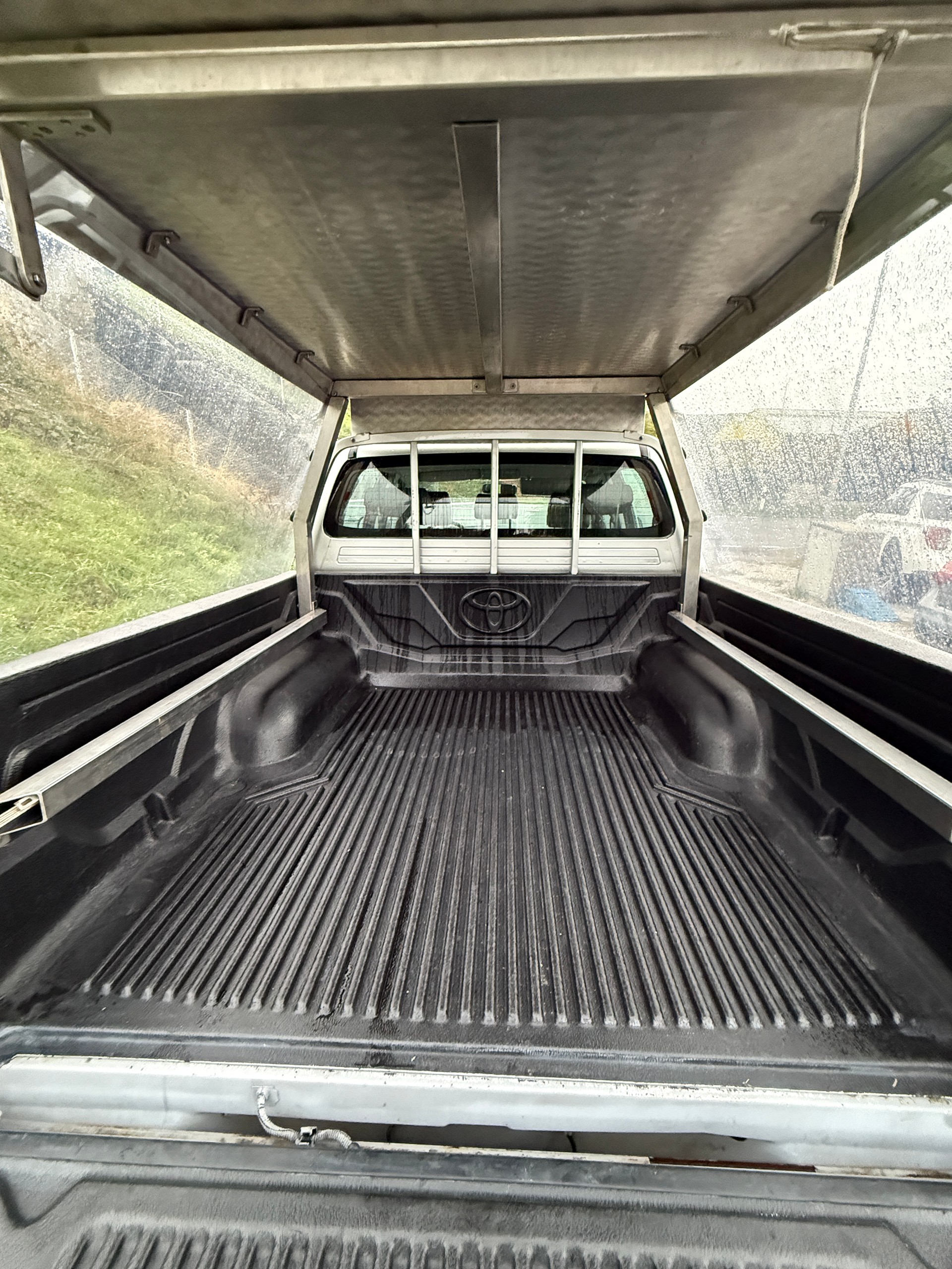 TOYOTA Hilux 2.5D 4WD Double Cab Luna-image-5