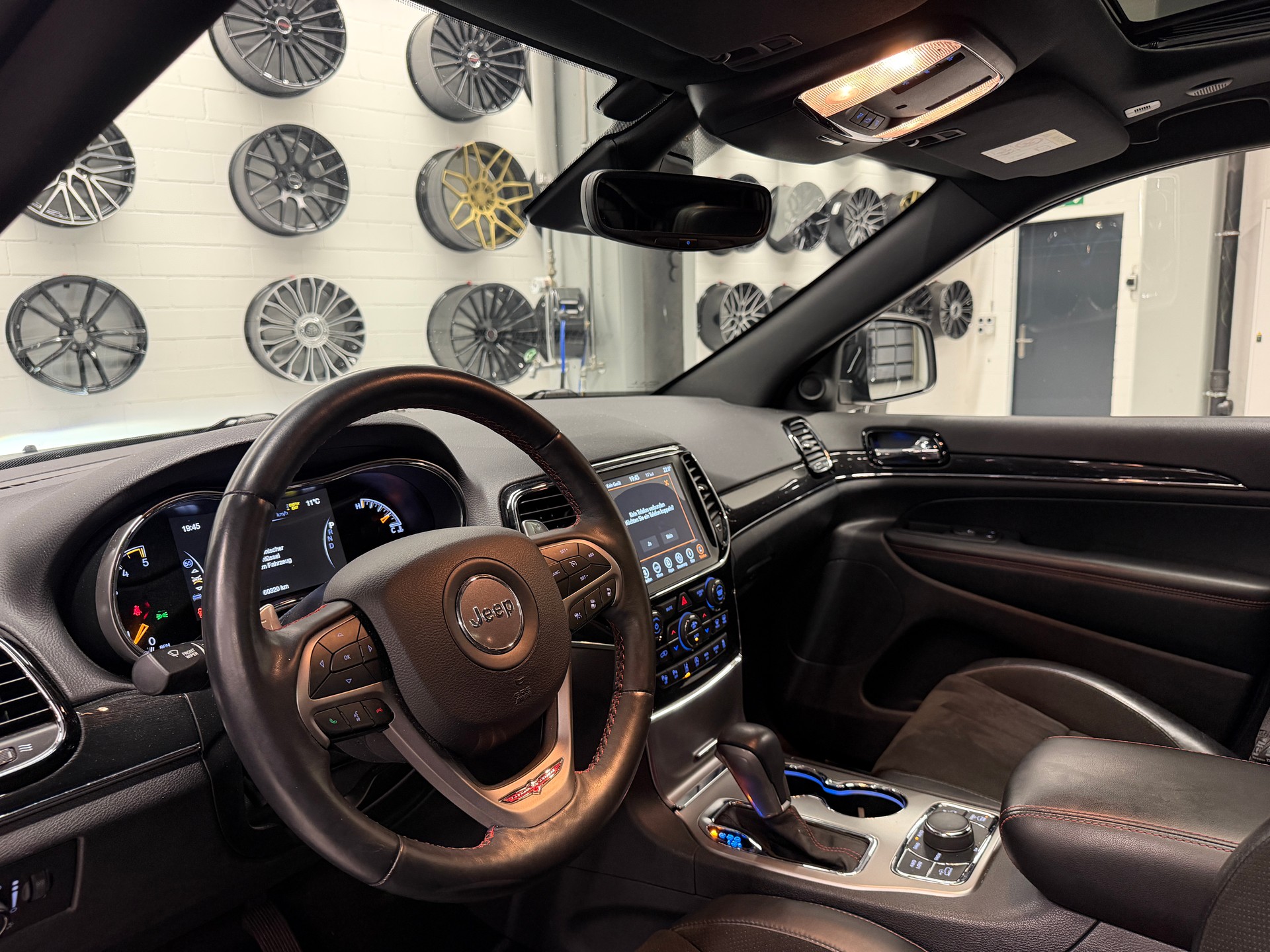 JEEP Grand Cherokee 3.0 CRD 250 Trailhawk-image-16