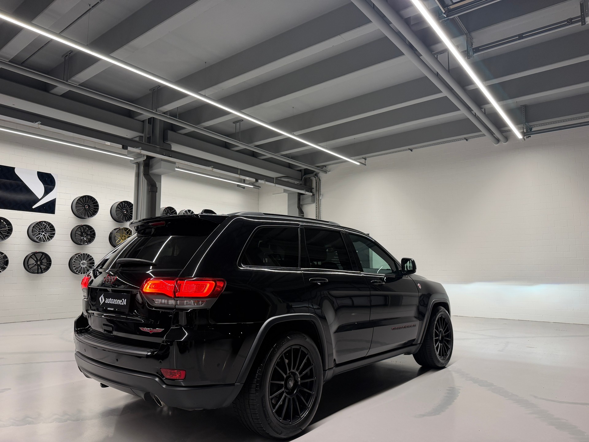 JEEP Grand Cherokee 3.0 CRD 250 Trailhawk-image-3
