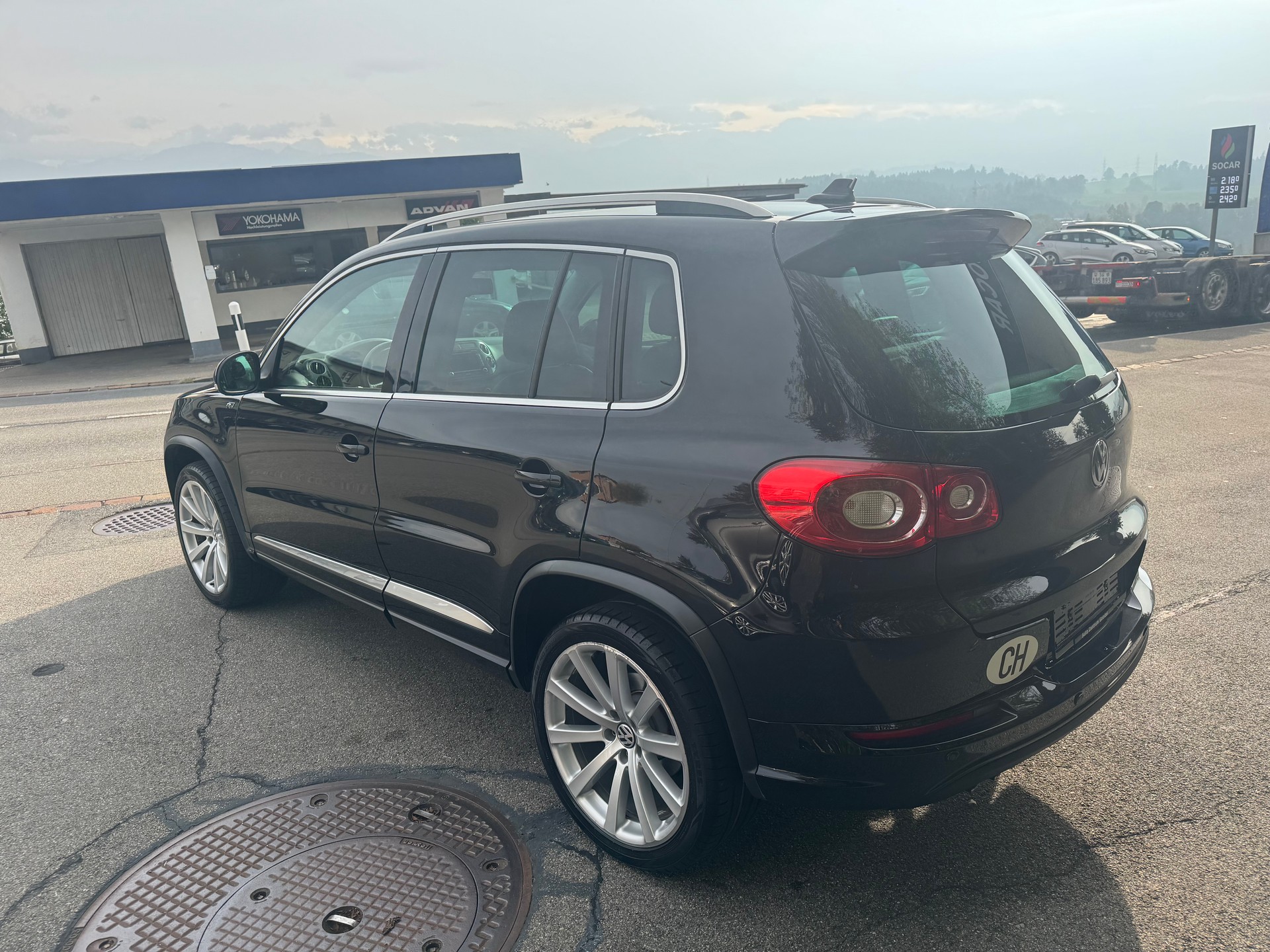 VW Tiguan 2.0 TSI Sport&Style R-Line DSG-image-3
