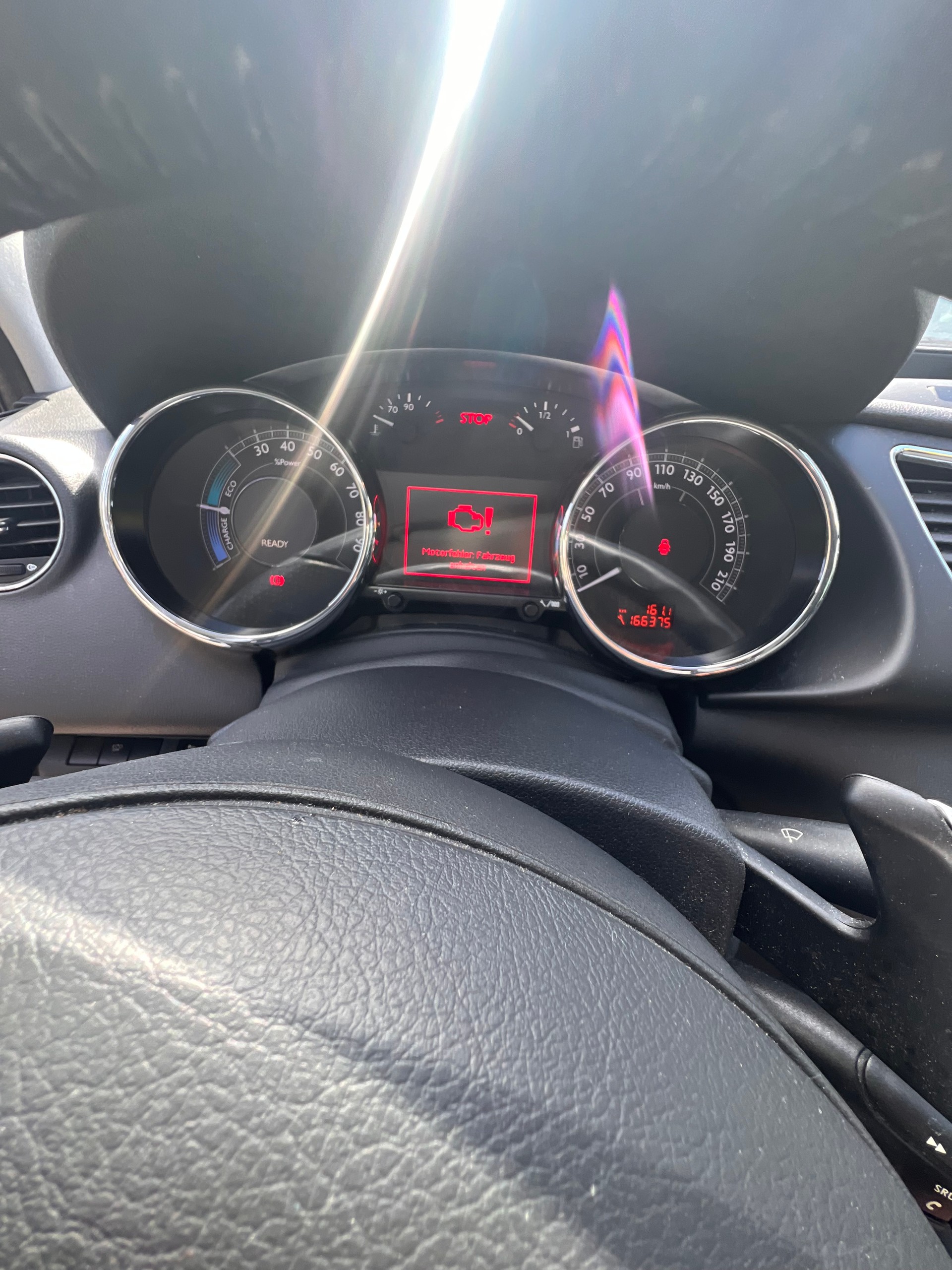 PEUGEOT 3008 HYbrid4 2.0 HDI EGS6-image-10