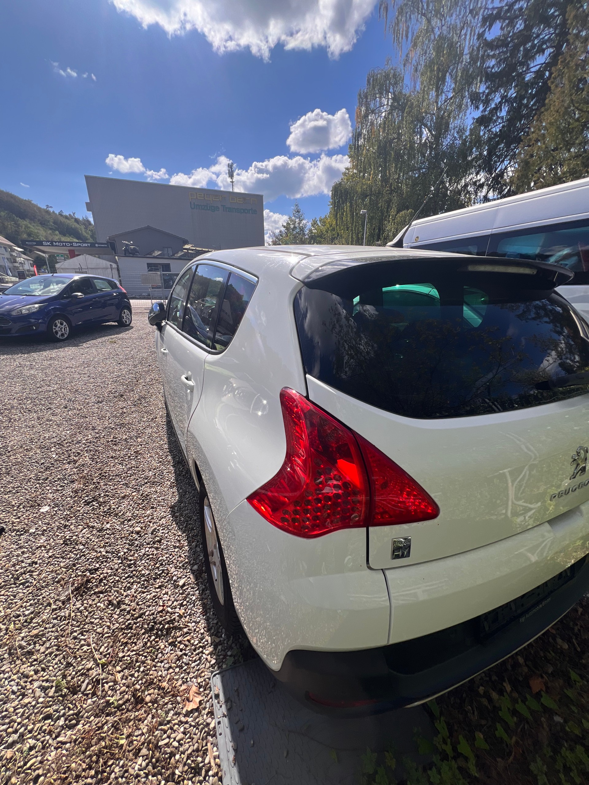PEUGEOT 3008 HYbrid4 2.0 HDI EGS6-image-4