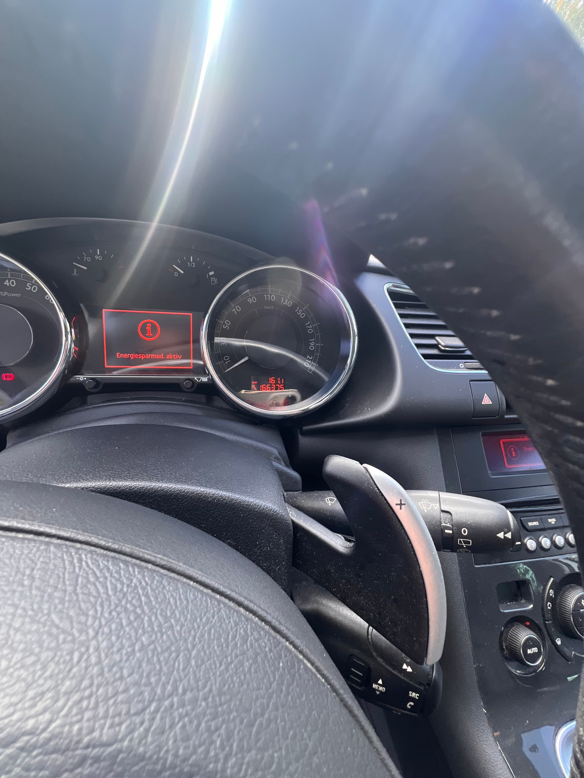 PEUGEOT 3008 HYbrid4 2.0 HDI EGS6-image-9