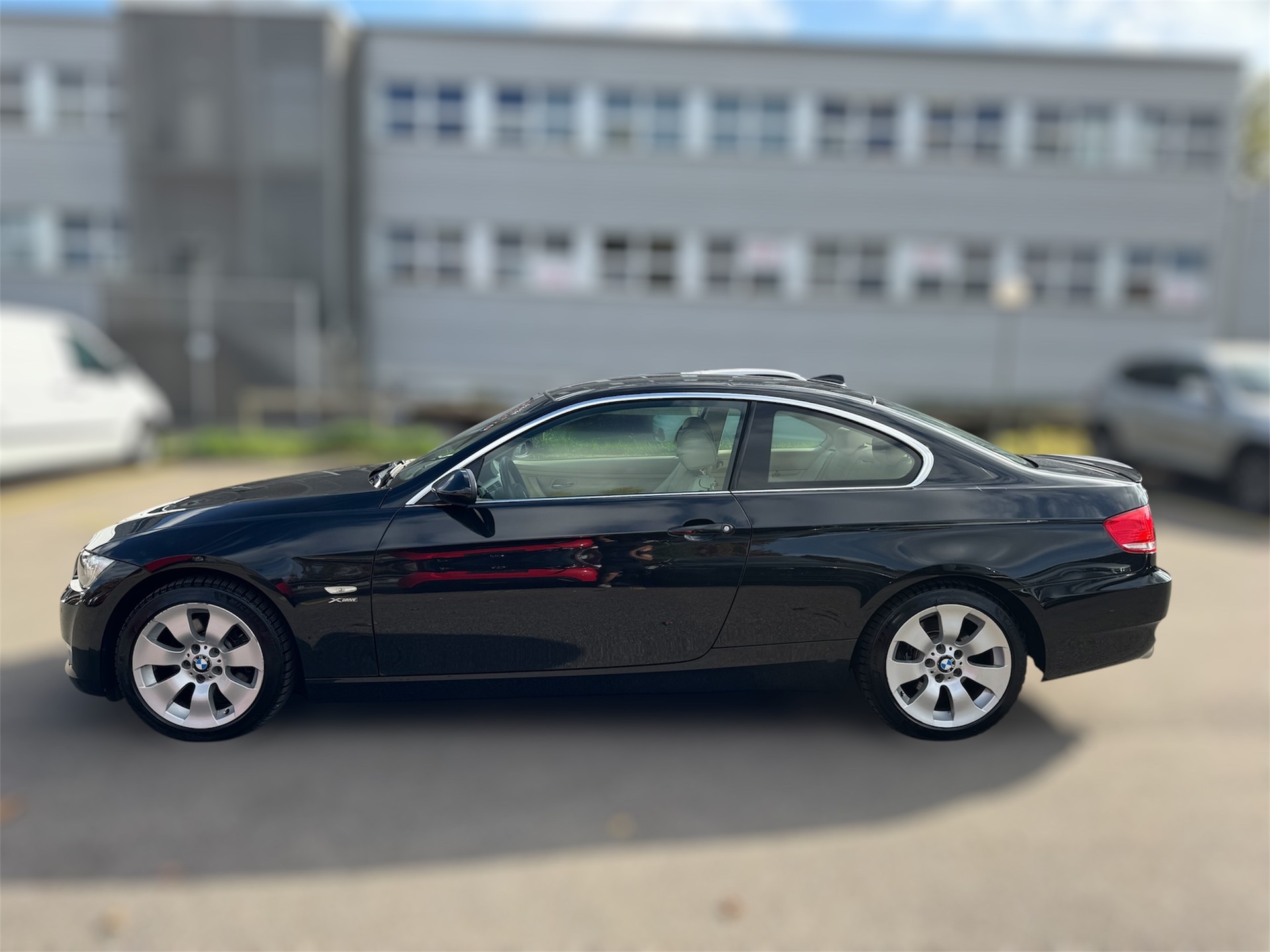 BMW 325i xDrive Coupé Steptronic-image-7