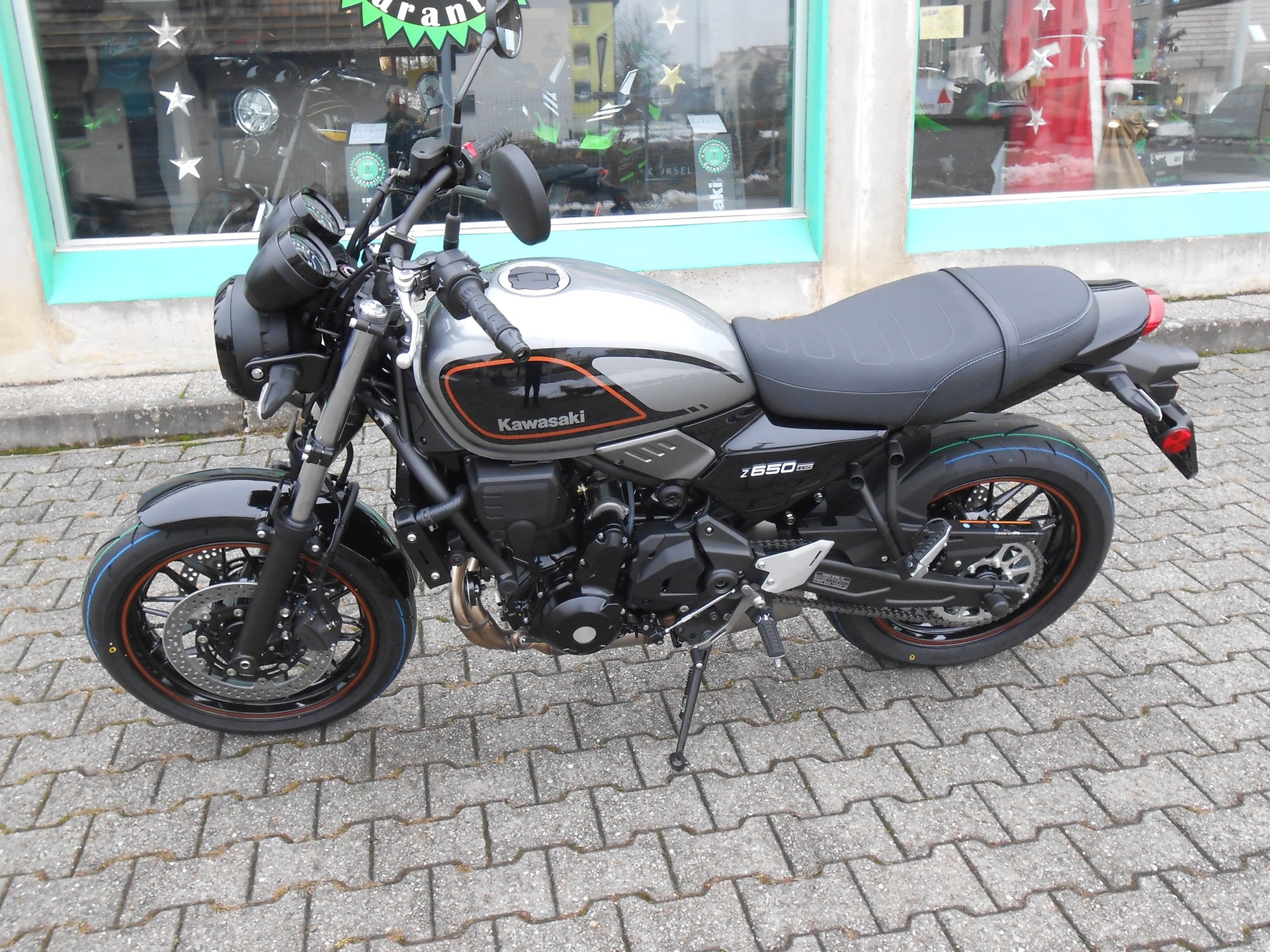 KAWASAKI Z 650 RS-image-2