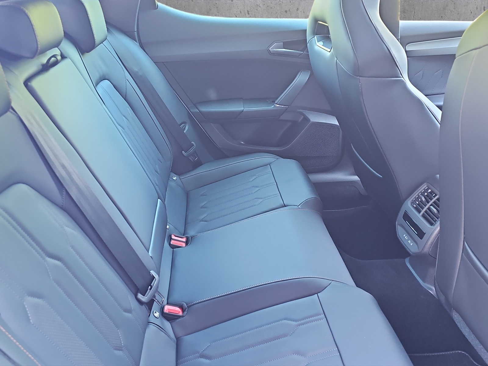 CUPRA LEON VZ 2.0 TSI DSG-image-11