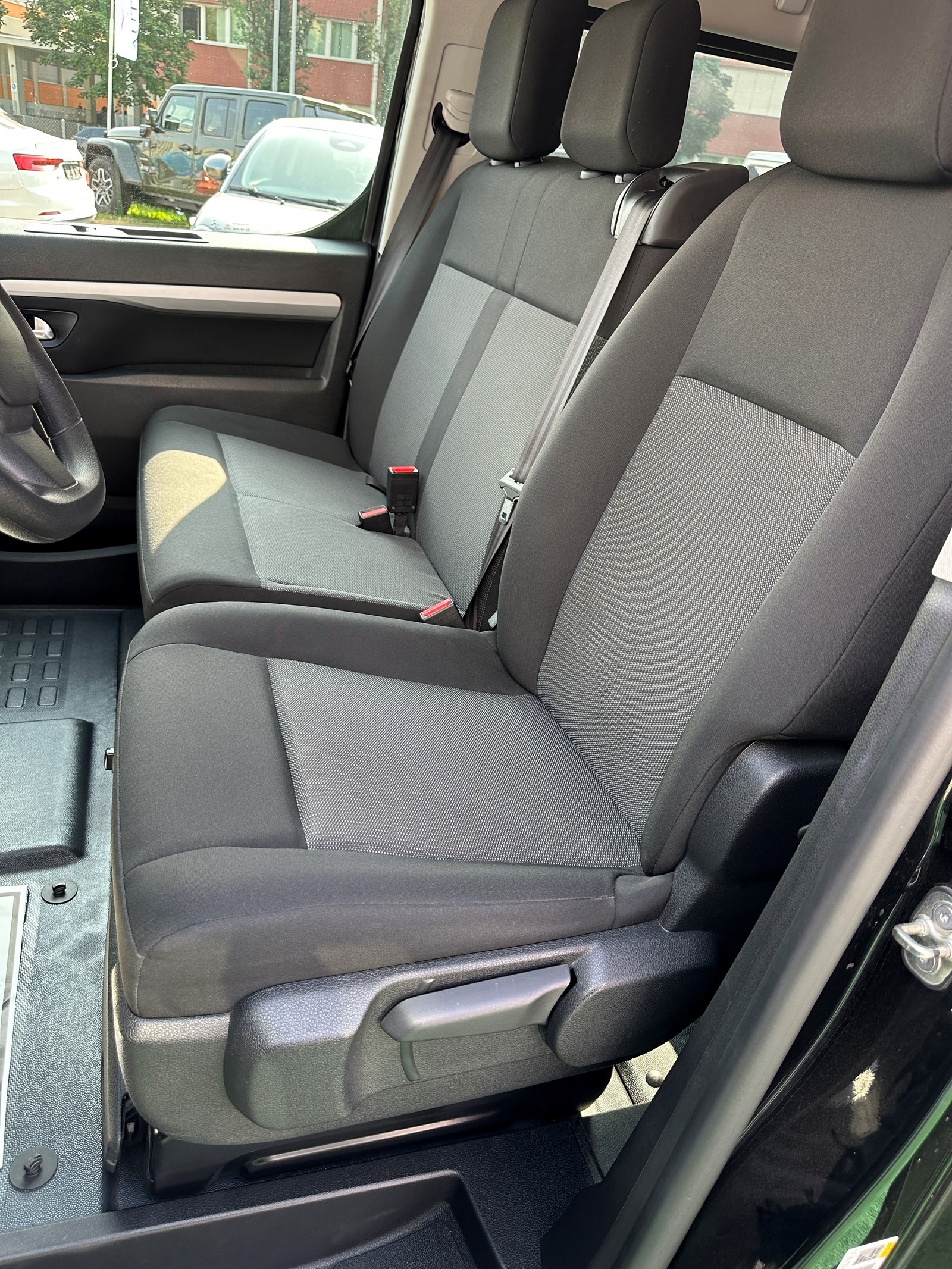 CITROEN Spacetourer 2.0 BlueHDi Business XL EAT-image-8