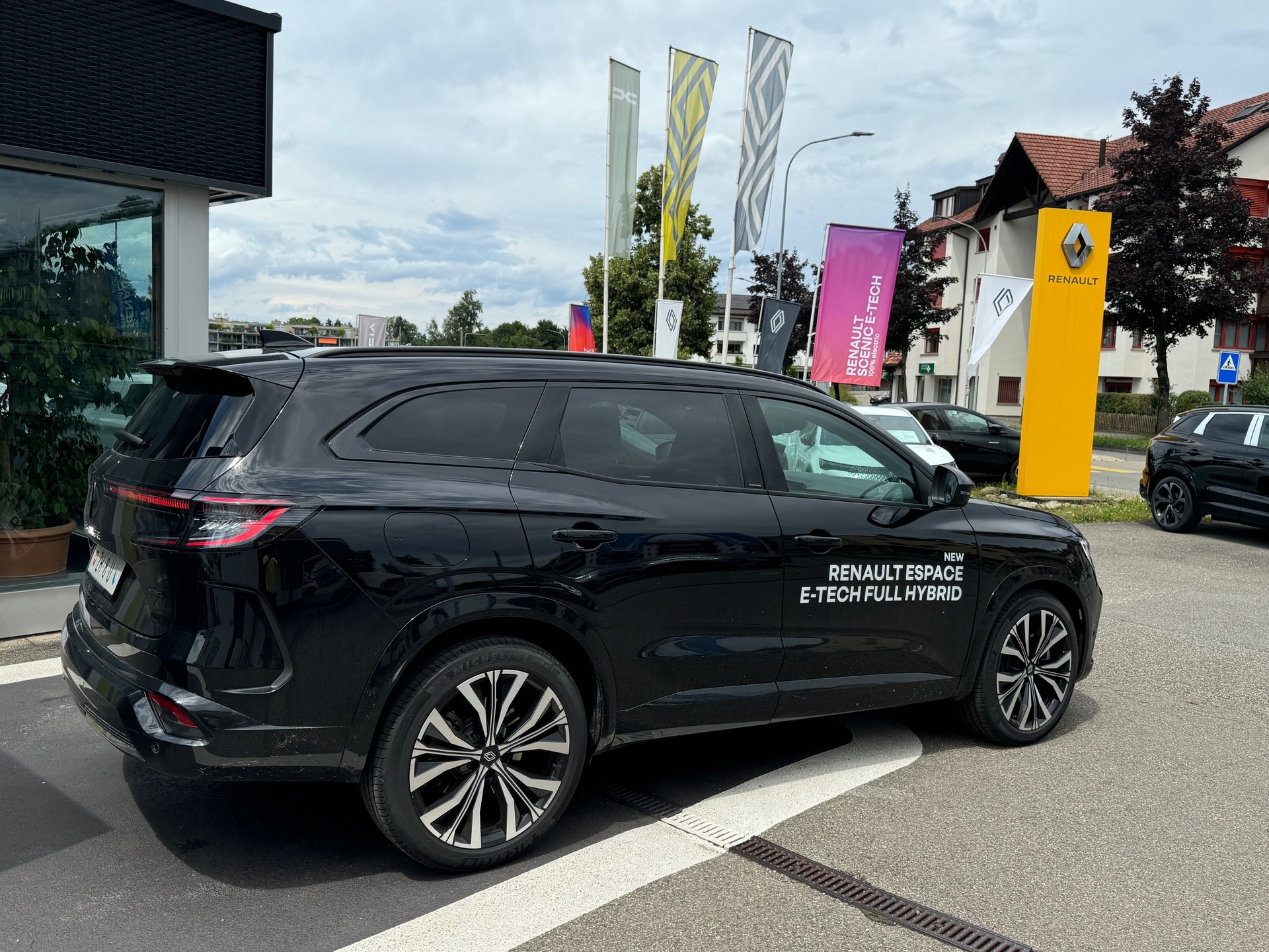 RENAULT Espace 1.2 E-Tech 200 Iconic-image-1