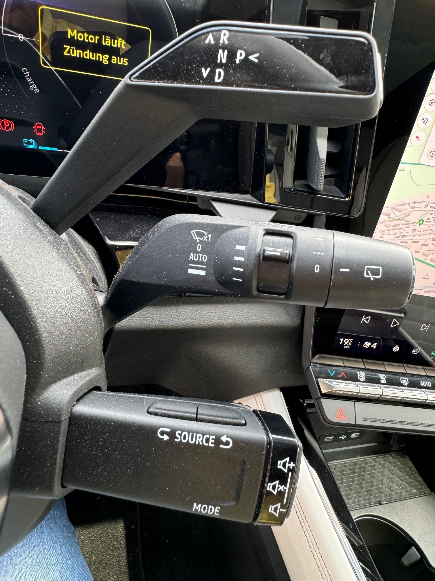 RENAULT Espace 1.2 E-Tech 200 Iconic-image-15
